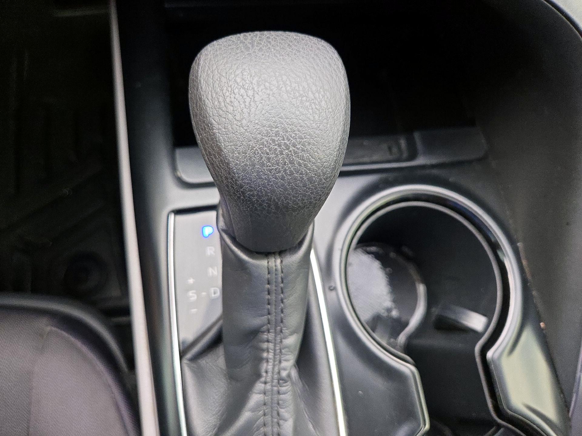 Thumbnail: 2019 Toyota Camry - 17