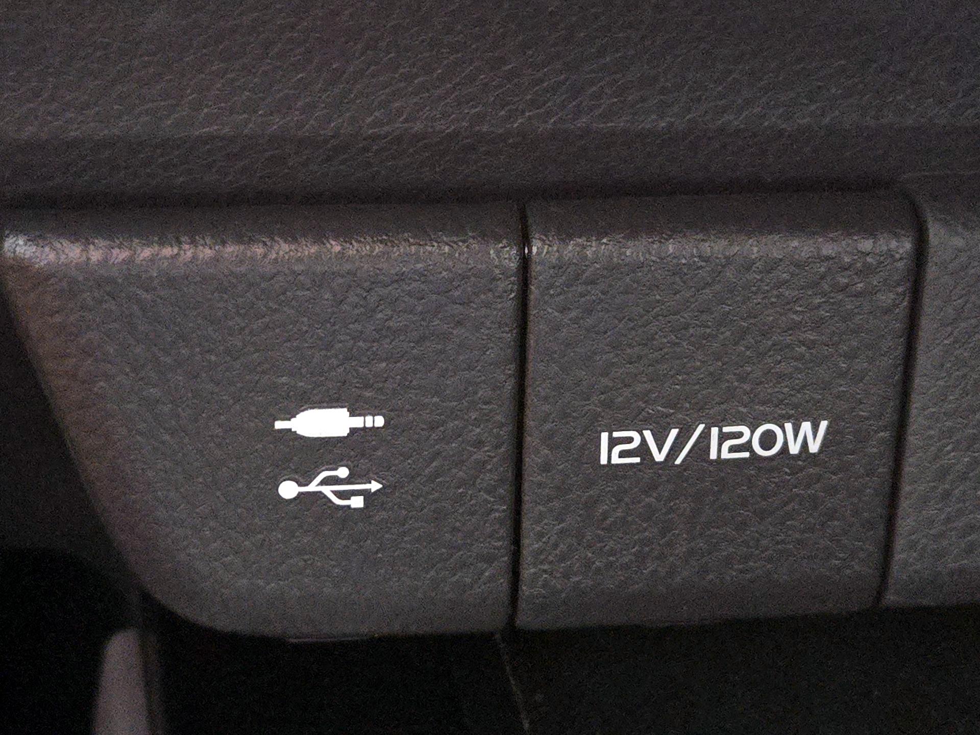 Thumbnail: 2019 Toyota Camry - 18