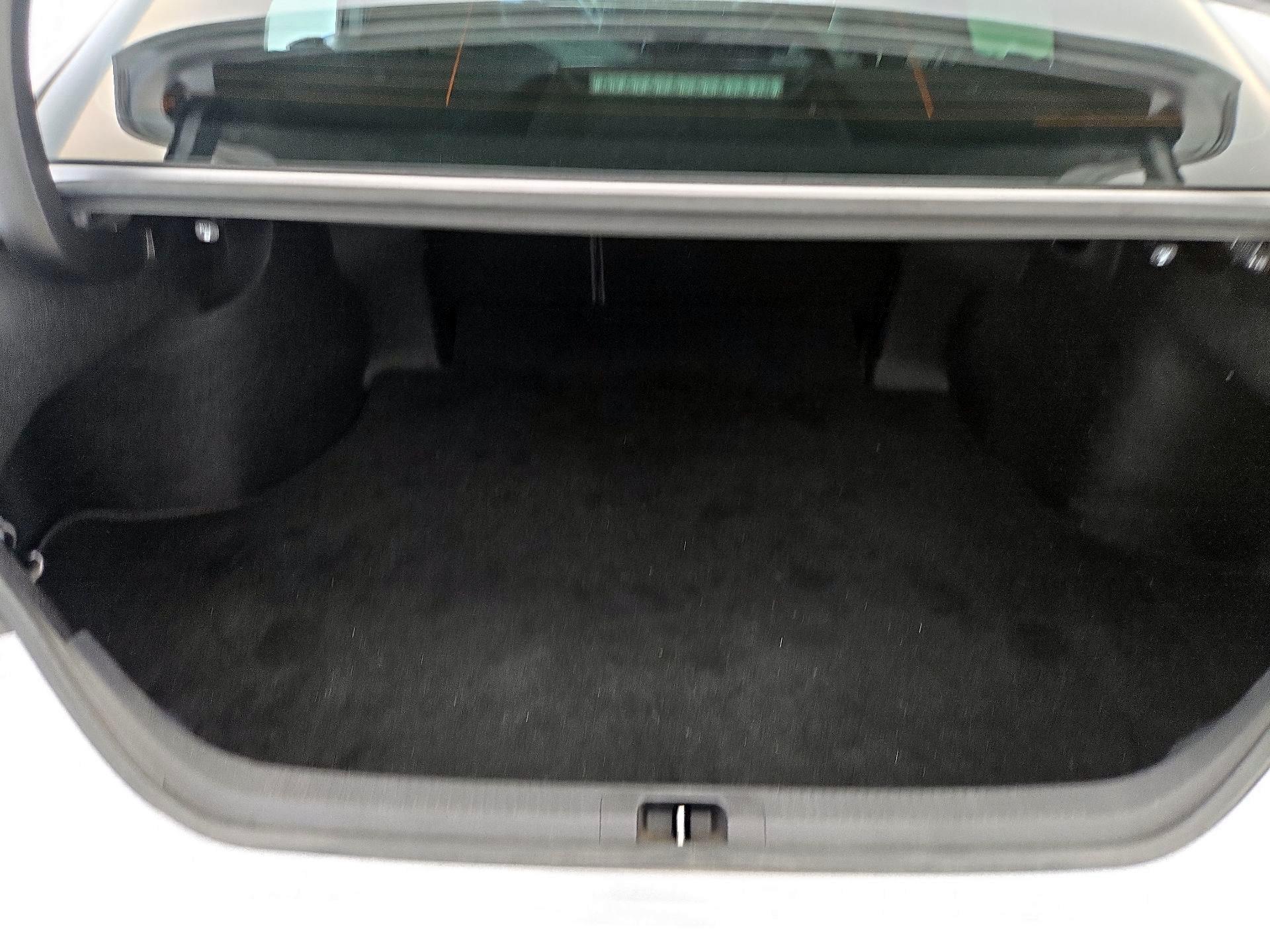 Thumbnail: 2019 Toyota Camry - 20