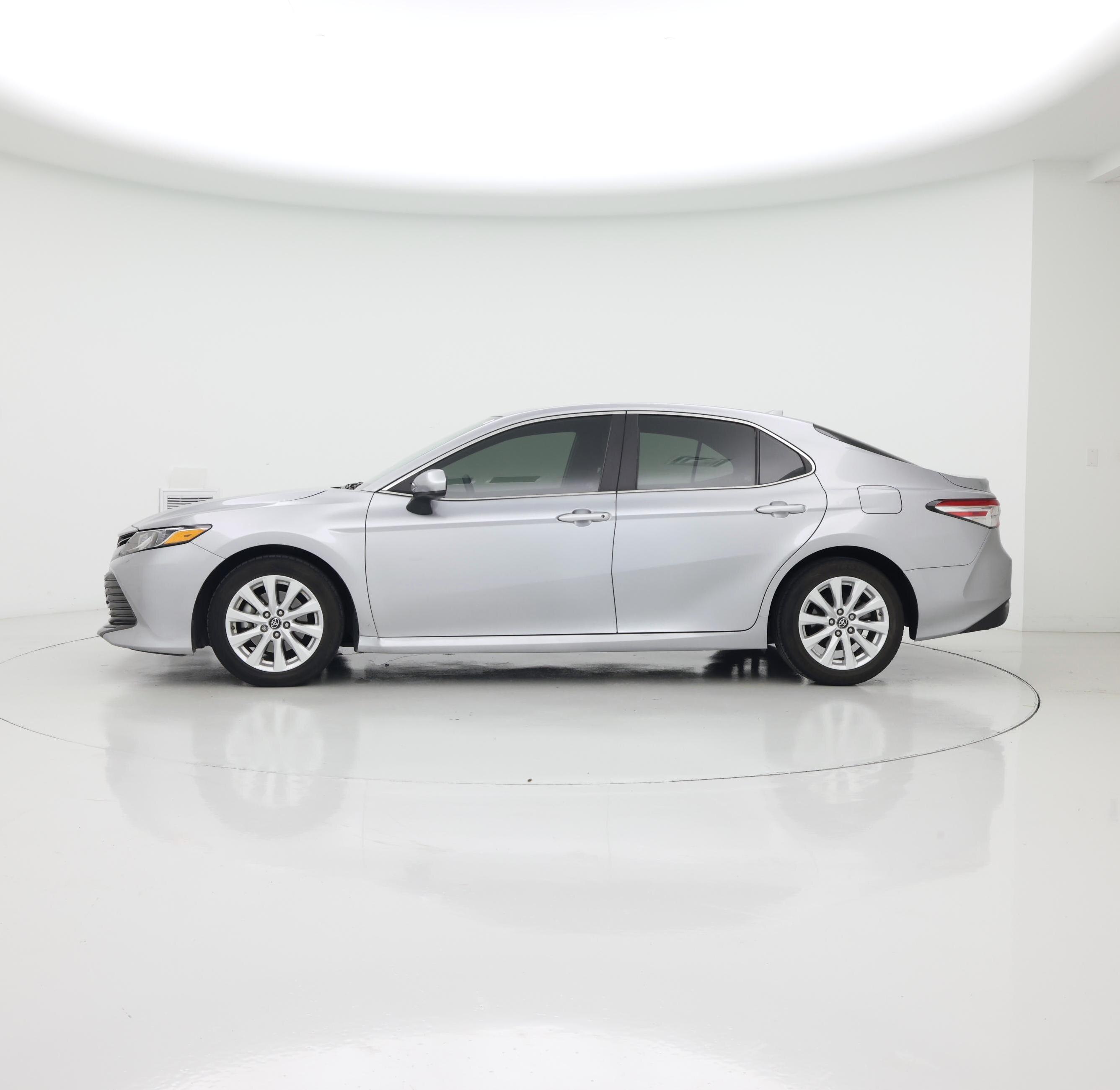 Thumbnail: 2019 Toyota Camry - 3