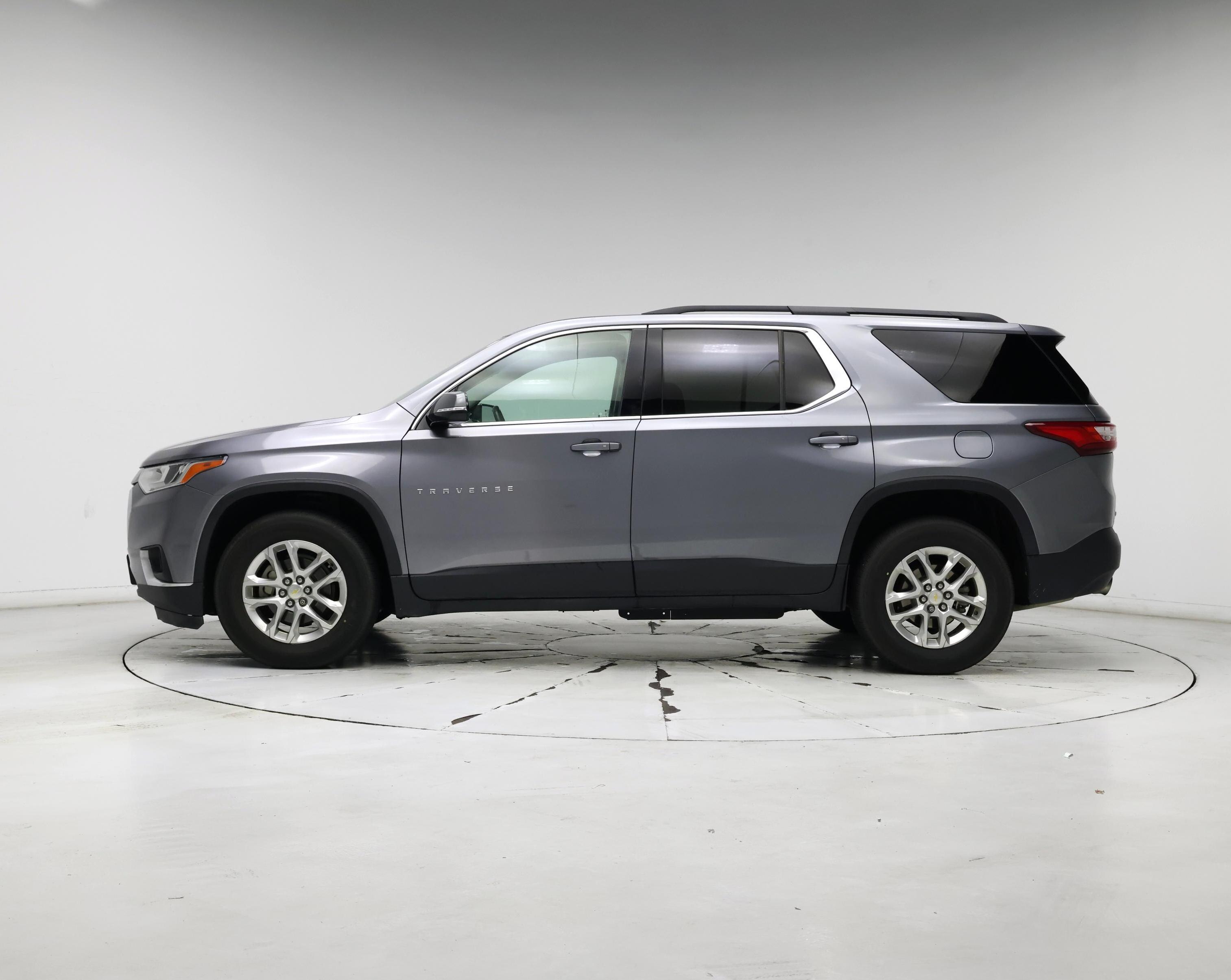 Thumbnail: 2020 Chevrolet Traverse - 3