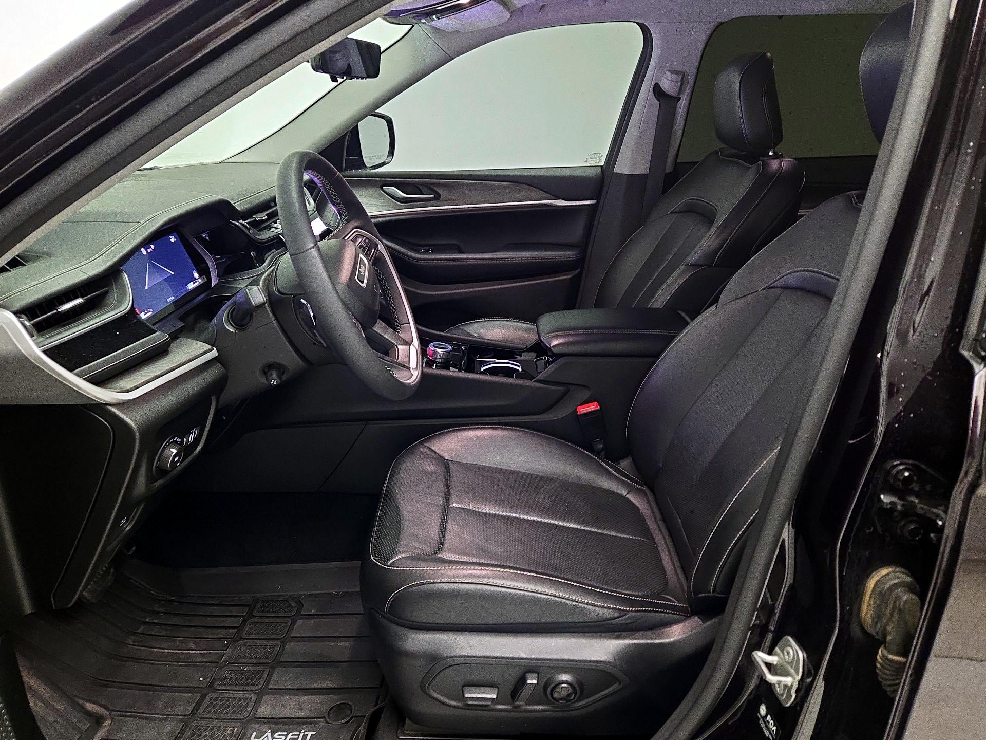 Thumbnail: 2023 Jeep Grand Cherokee L - 11