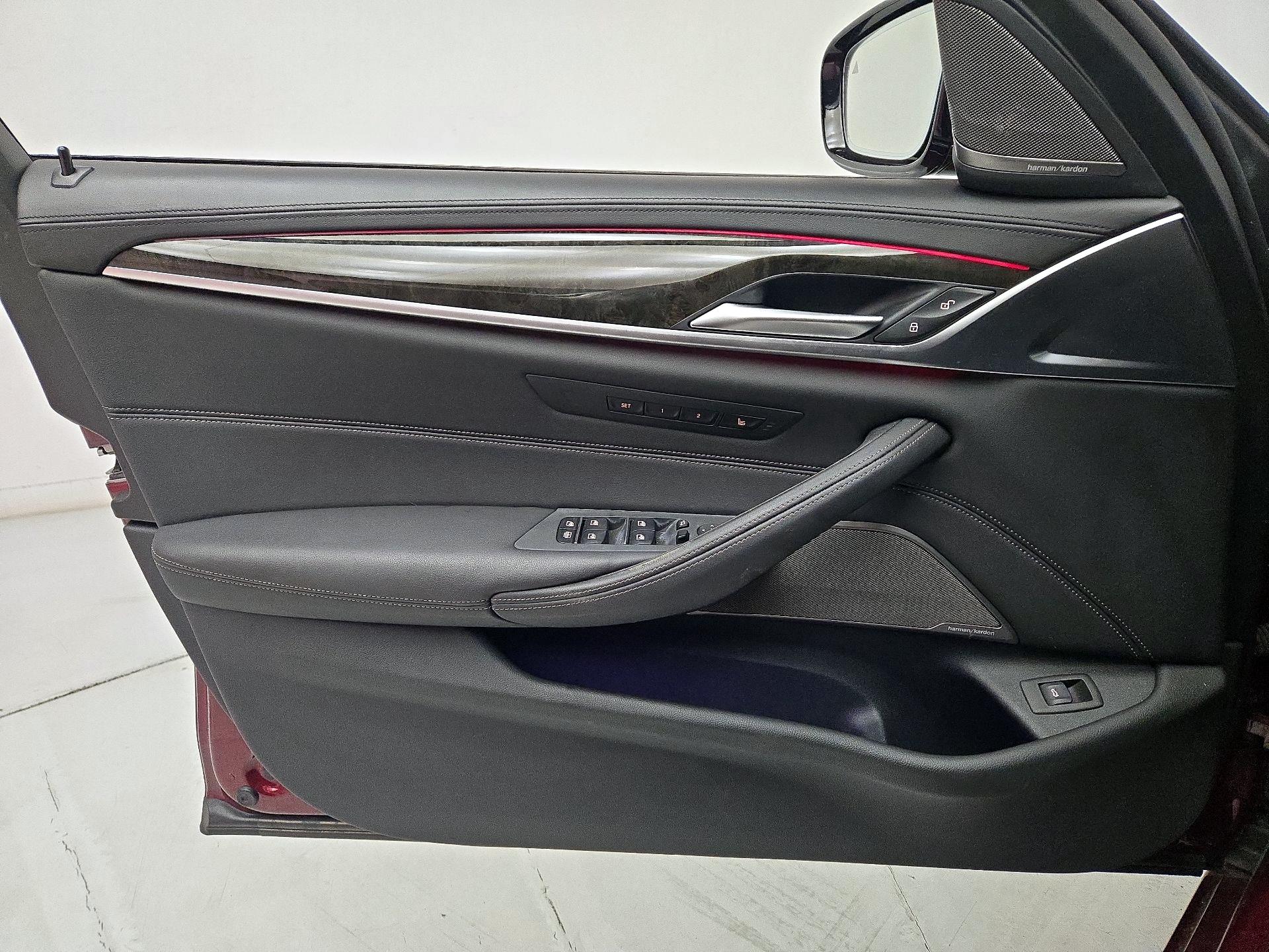 Thumbnail: 2022 BMW 5 Series - 12