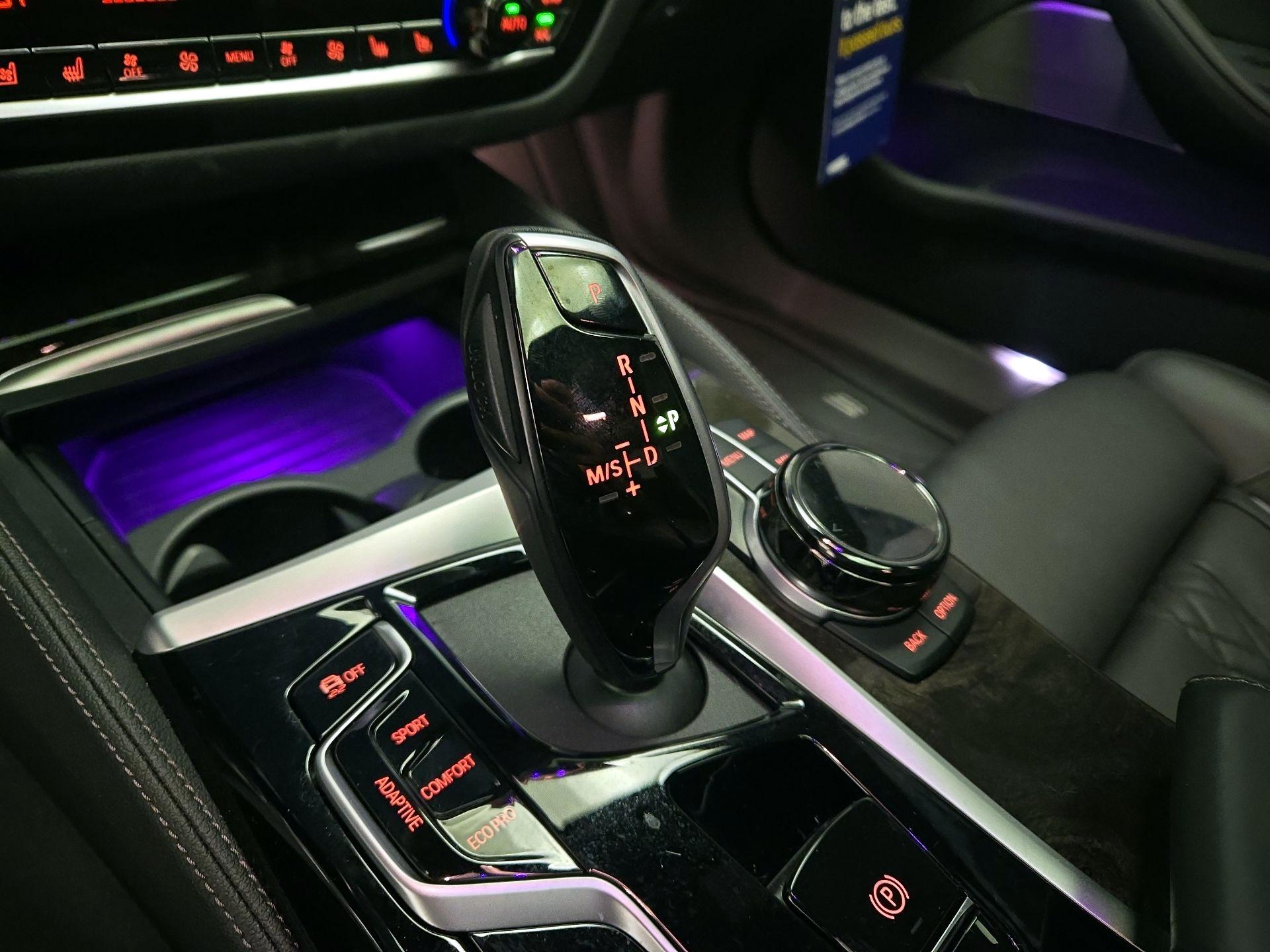 Thumbnail: 2022 BMW 5 Series - 18