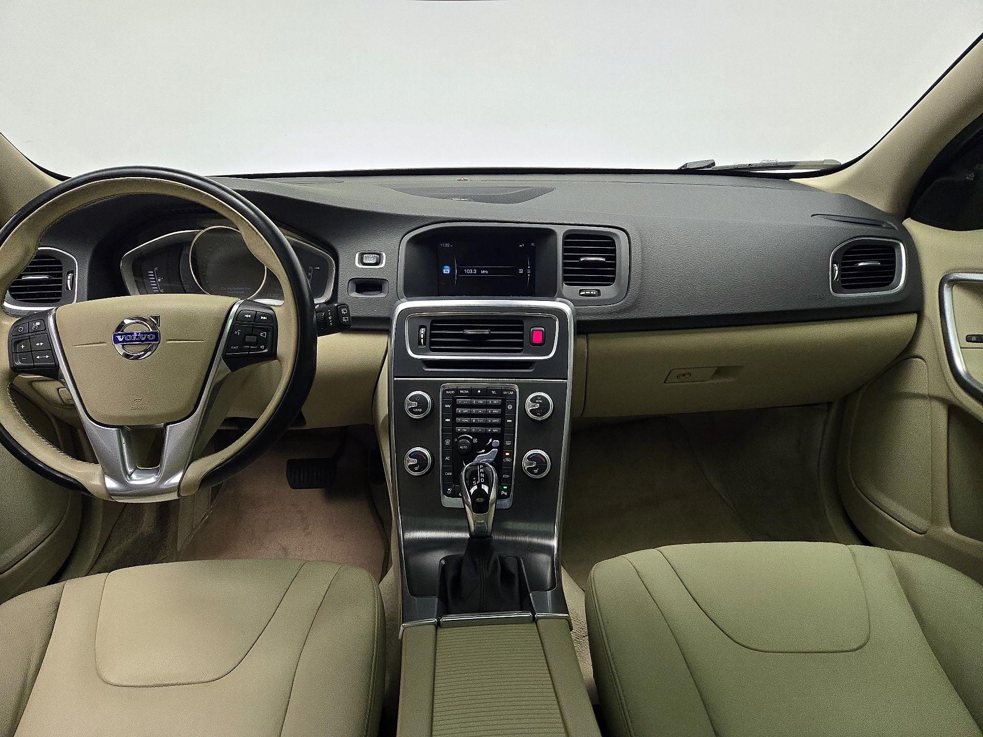 Thumbnail: 2015 Volvo V60 - 9