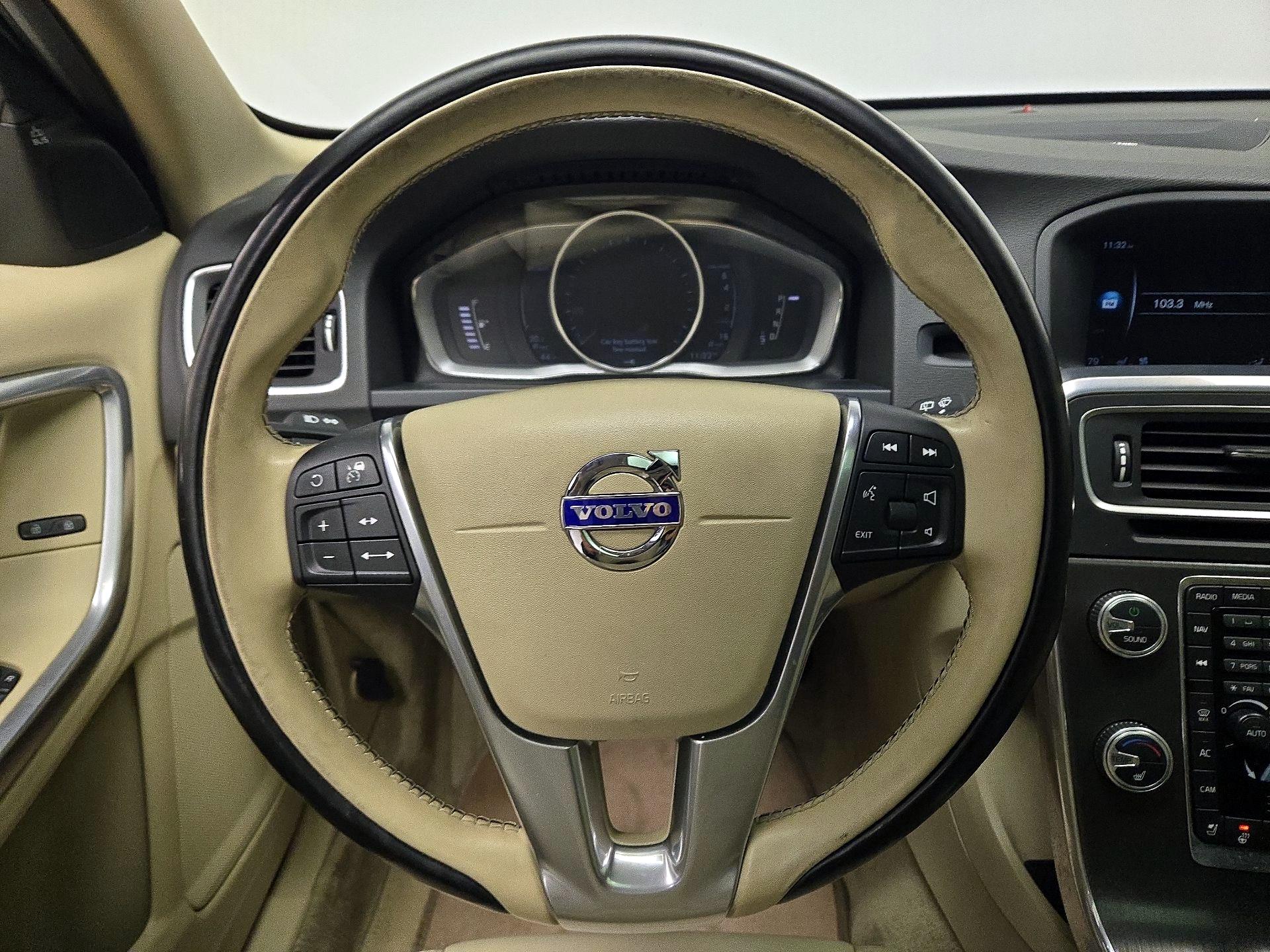 Thumbnail: 2015 Volvo V60 - 10