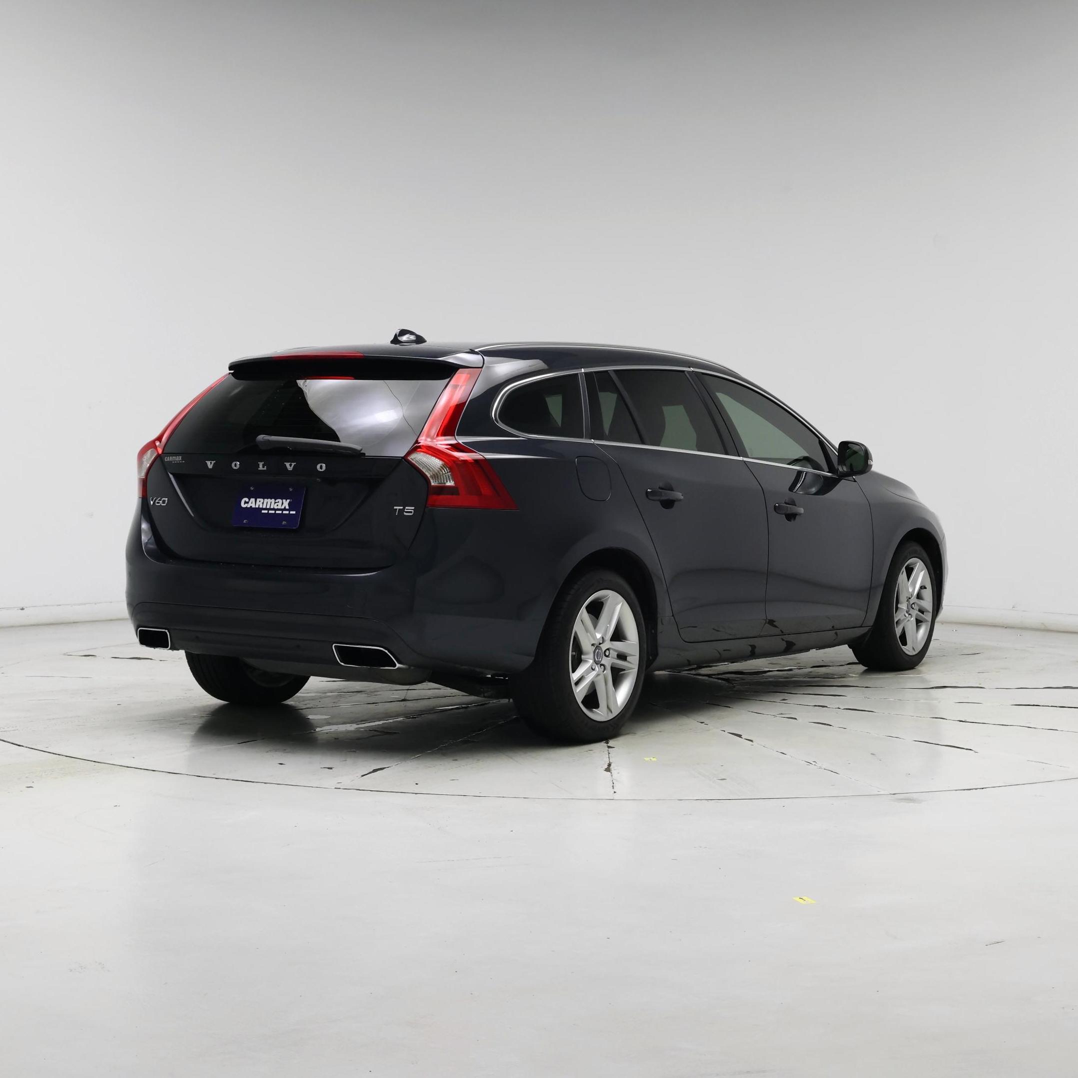 Thumbnail: 2015 Volvo V60 - 8
