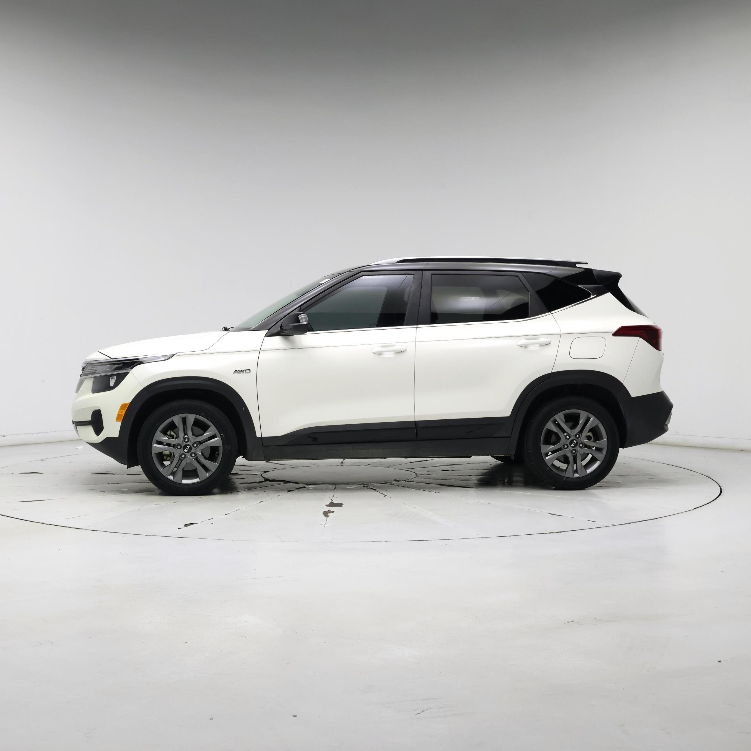 Thumbnail: 2021 Kia Seltos - 3