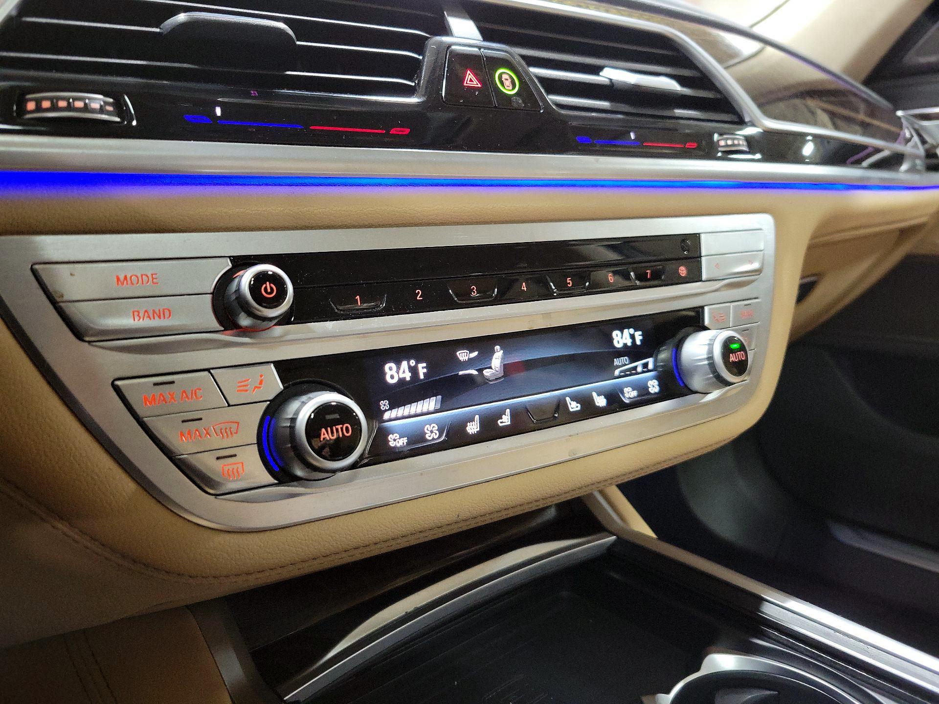 Thumbnail: 2022 BMW 7 Series - 16