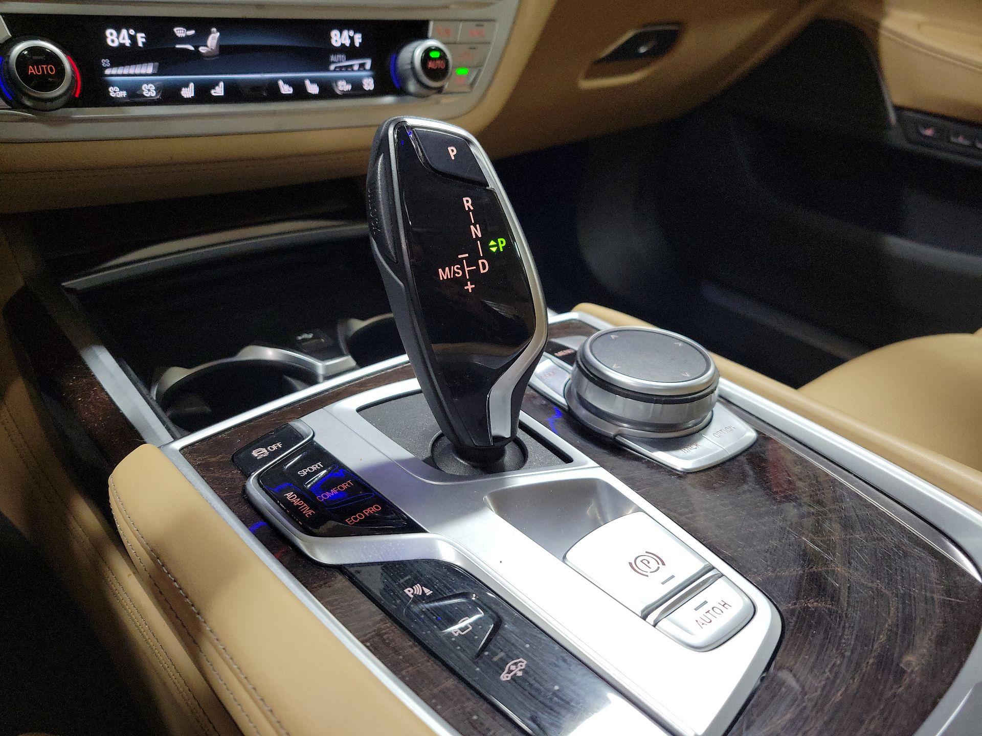 Thumbnail: 2022 BMW 7 Series - 17