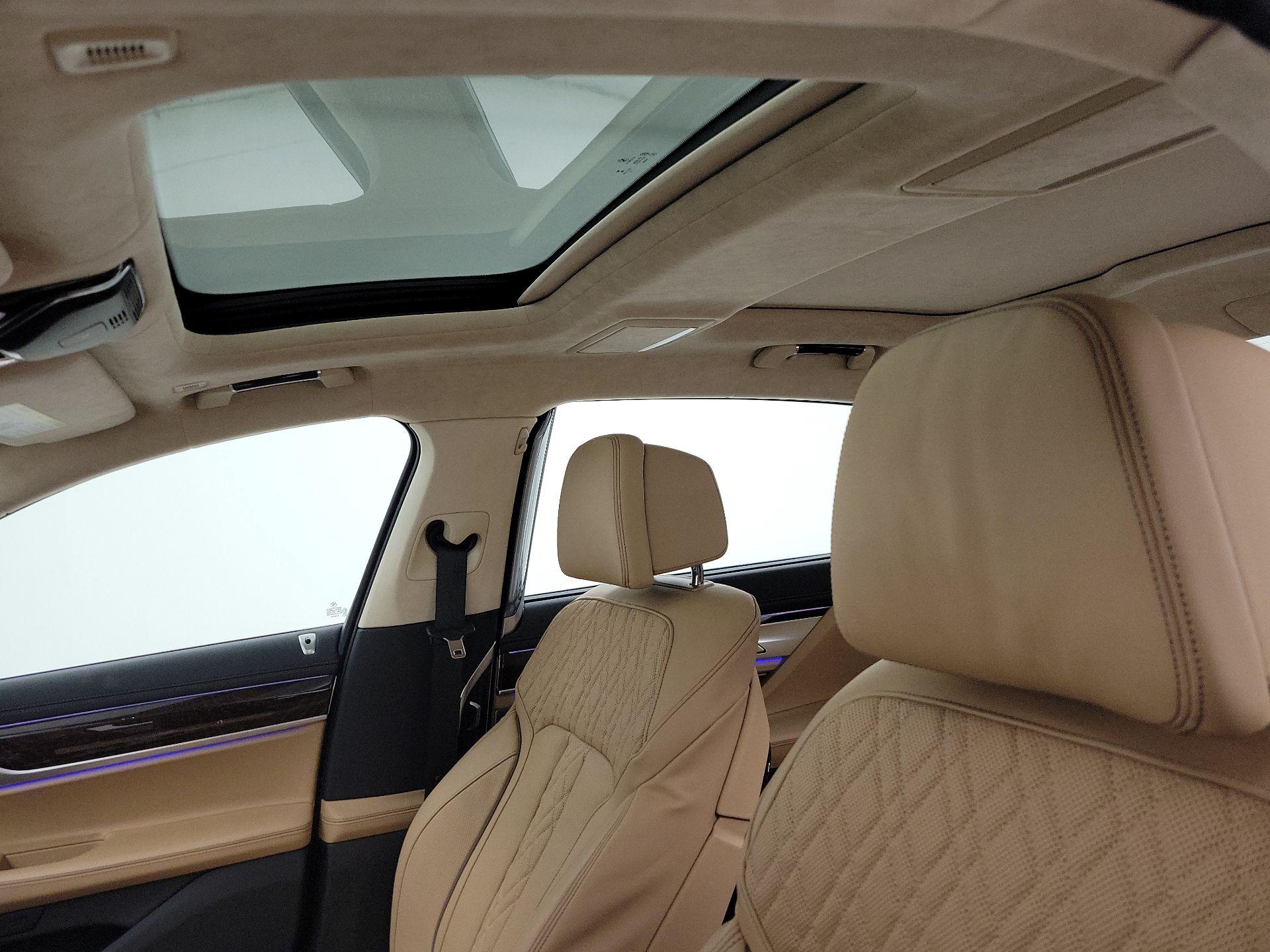 Thumbnail: 2022 BMW 7 Series - 18