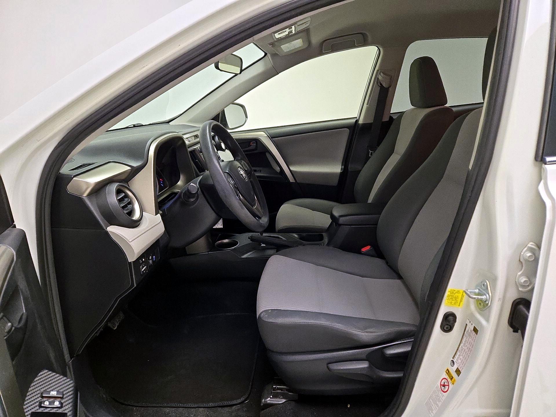 Thumbnail: 2015 Toyota RAV4 - 11