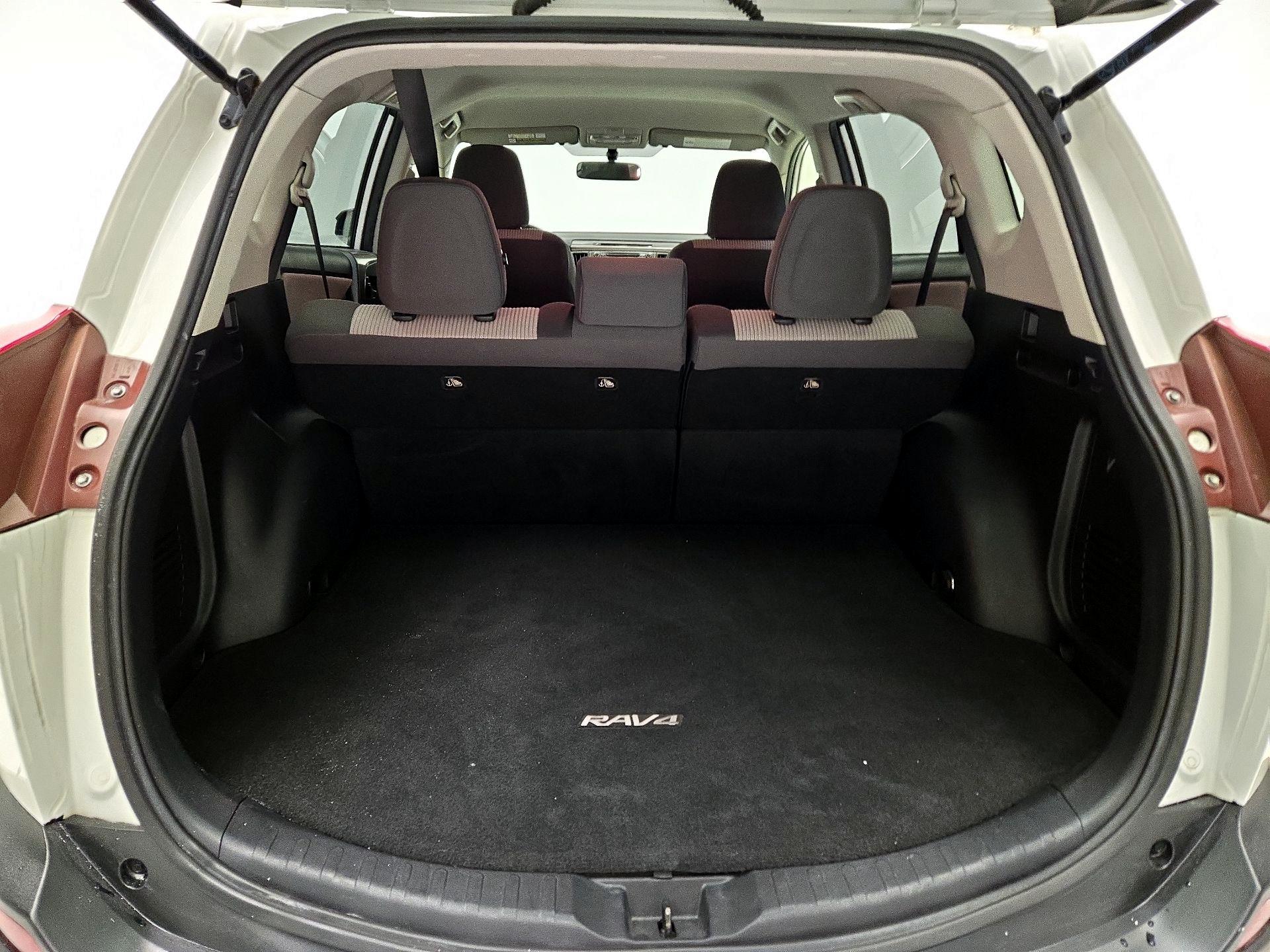 Thumbnail: 2015 Toyota RAV4 - 20