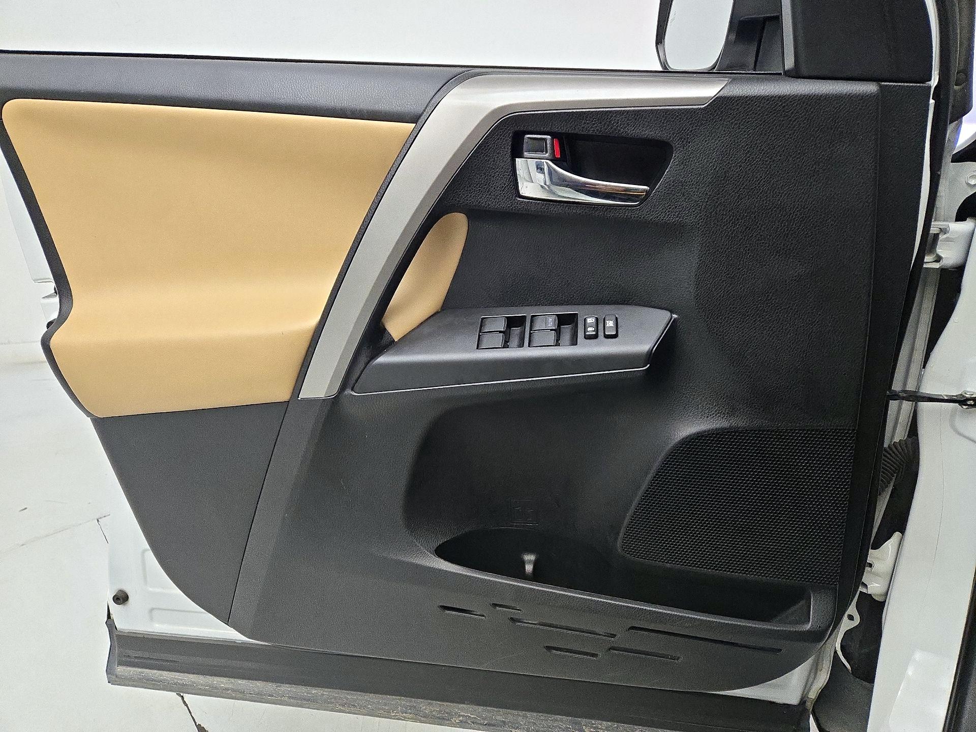 Thumbnail: 2017 Toyota RAV4 - 12