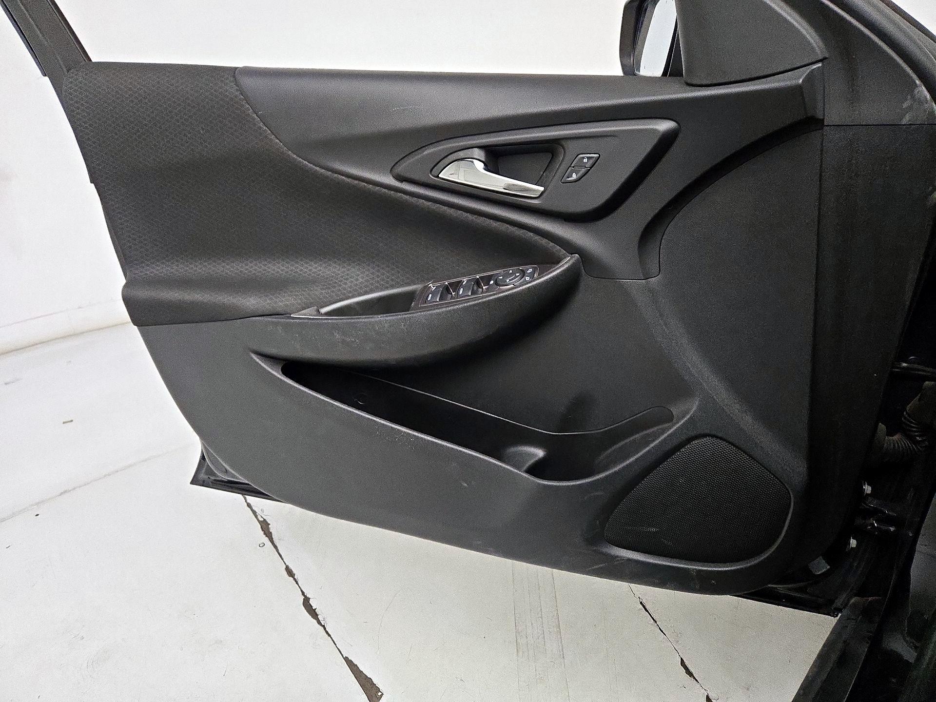 Thumbnail: 2019 Chevrolet Malibu - 12