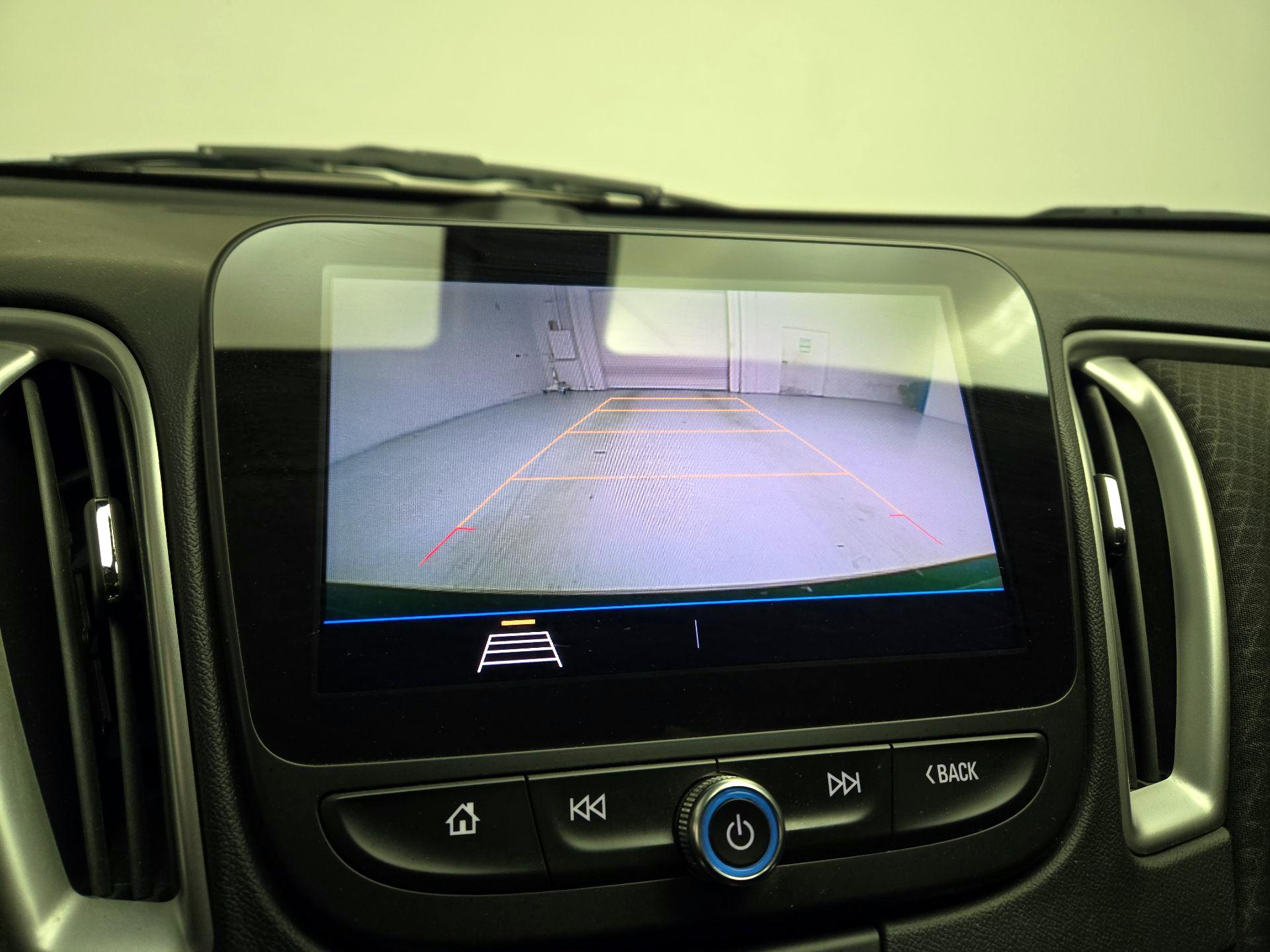 Thumbnail: 2019 Chevrolet Malibu - 14