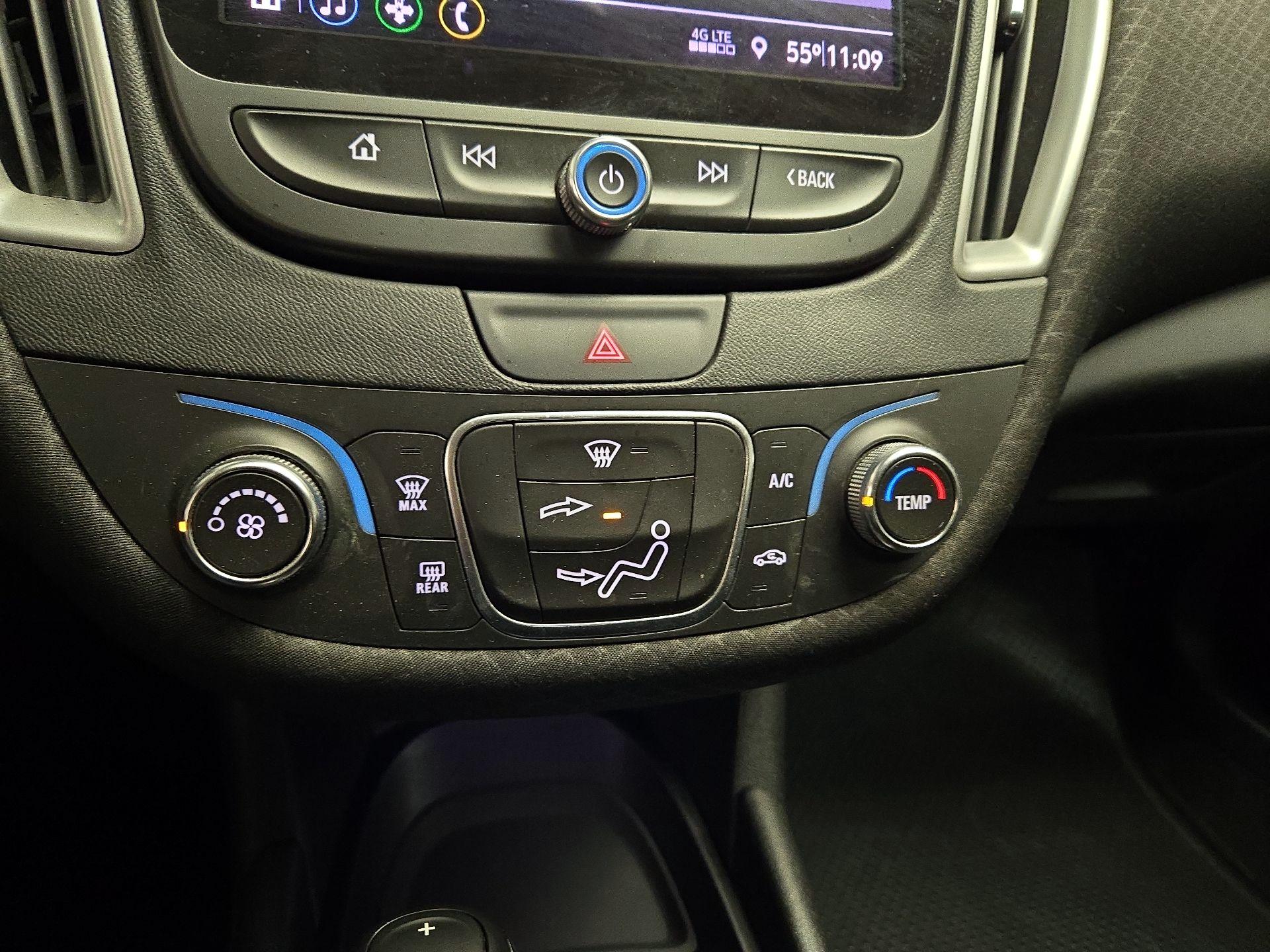 Thumbnail: 2019 Chevrolet Malibu - 16