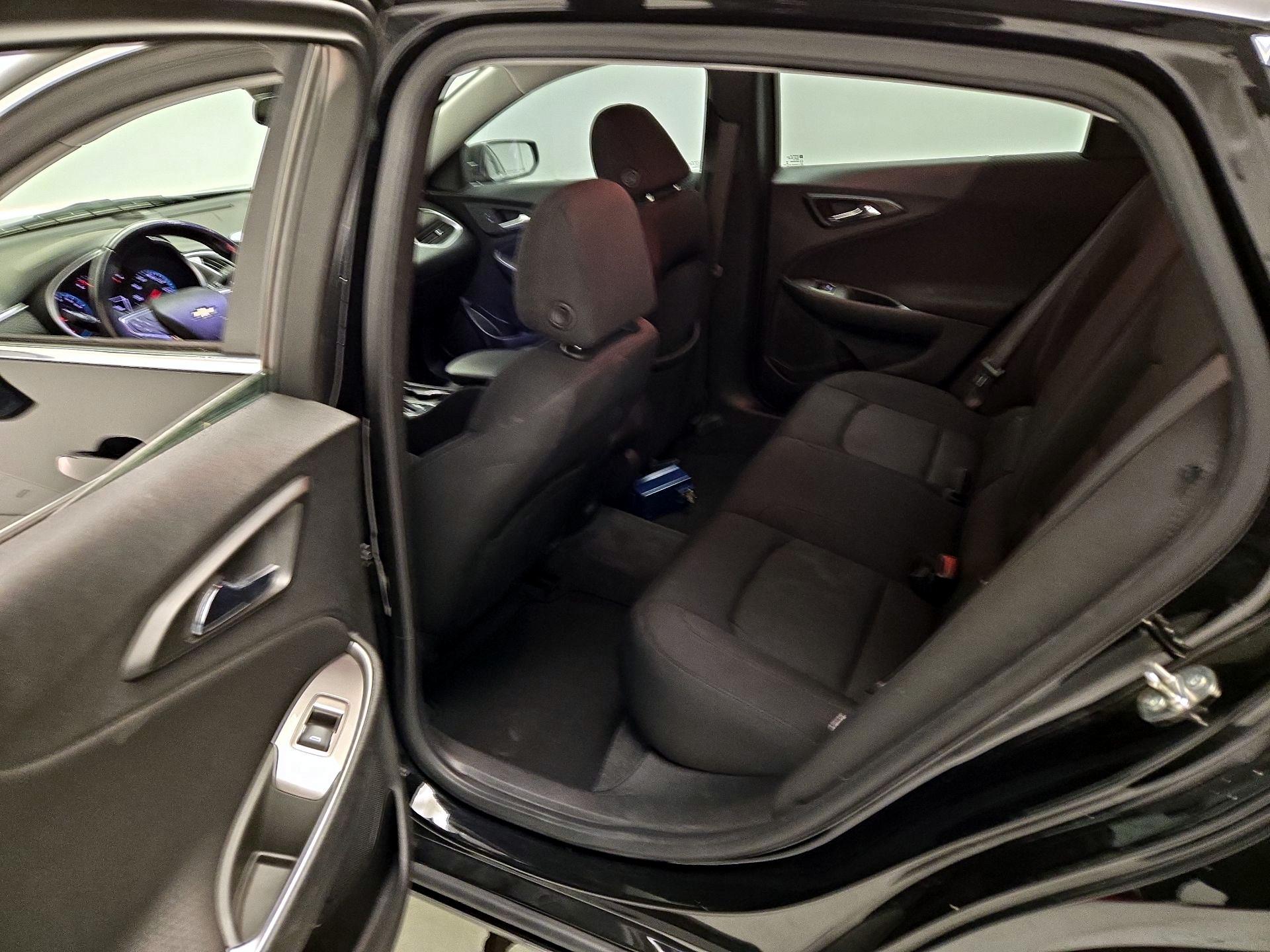 Thumbnail: 2019 Chevrolet Malibu - 19