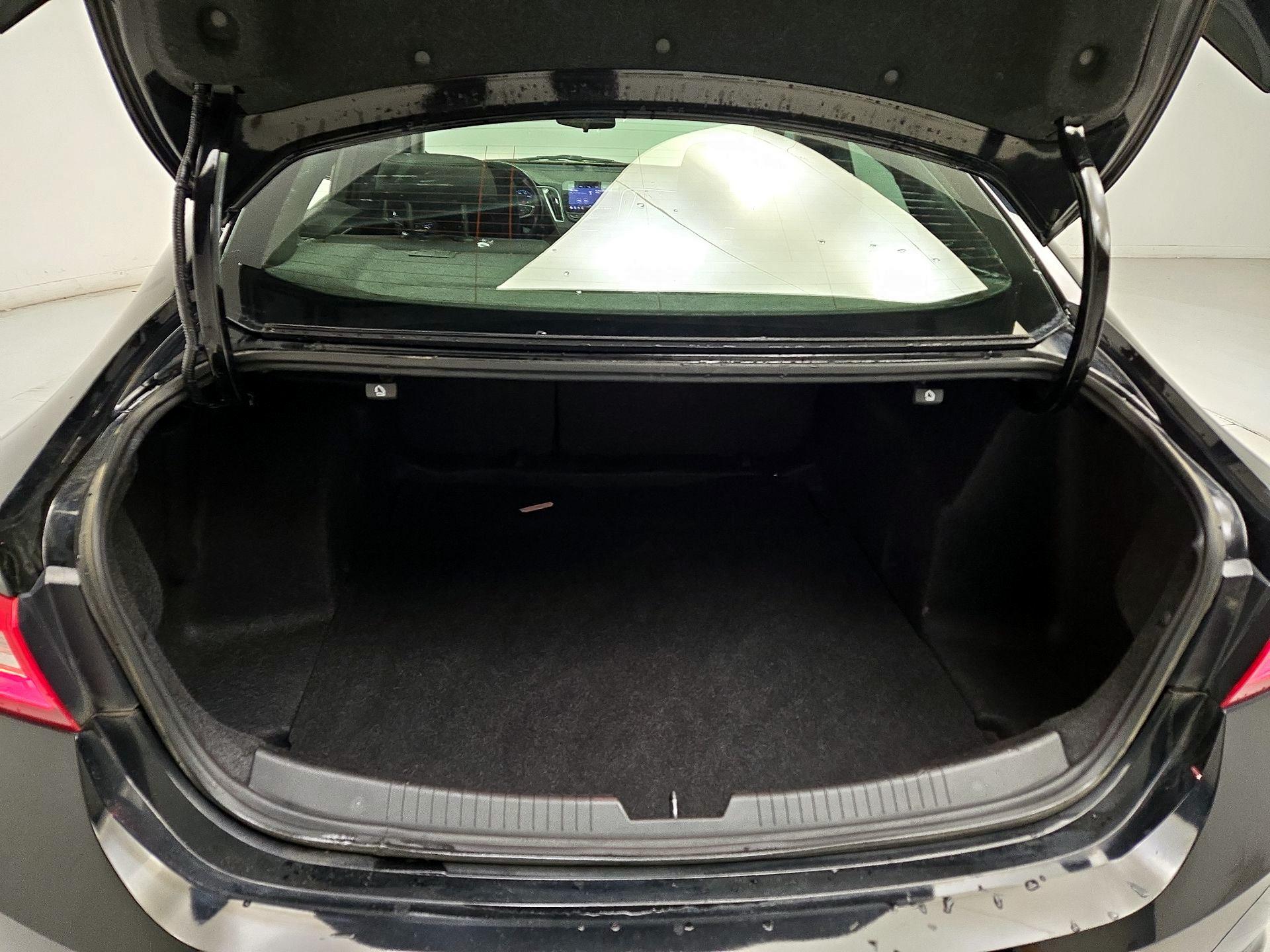 Thumbnail: 2019 Chevrolet Malibu - 20