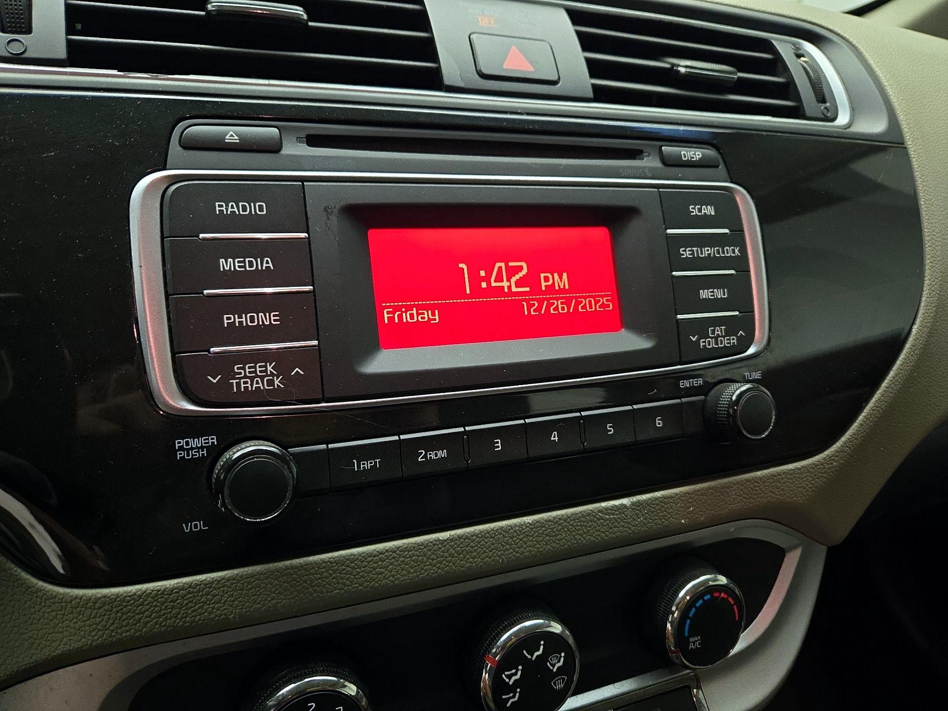 Thumbnail: 2016 Kia Rio - 12