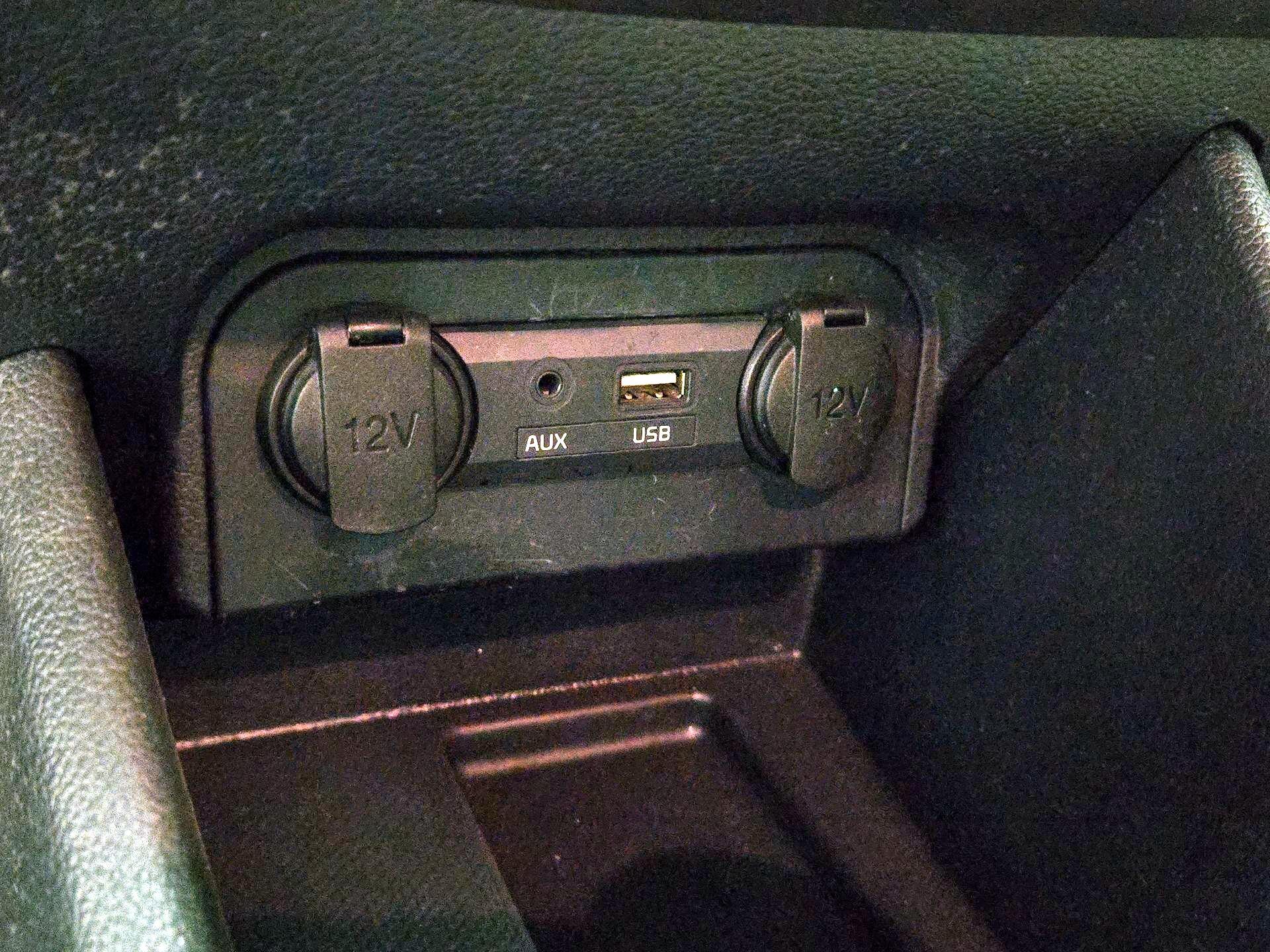 Thumbnail: 2016 Kia Rio - 15