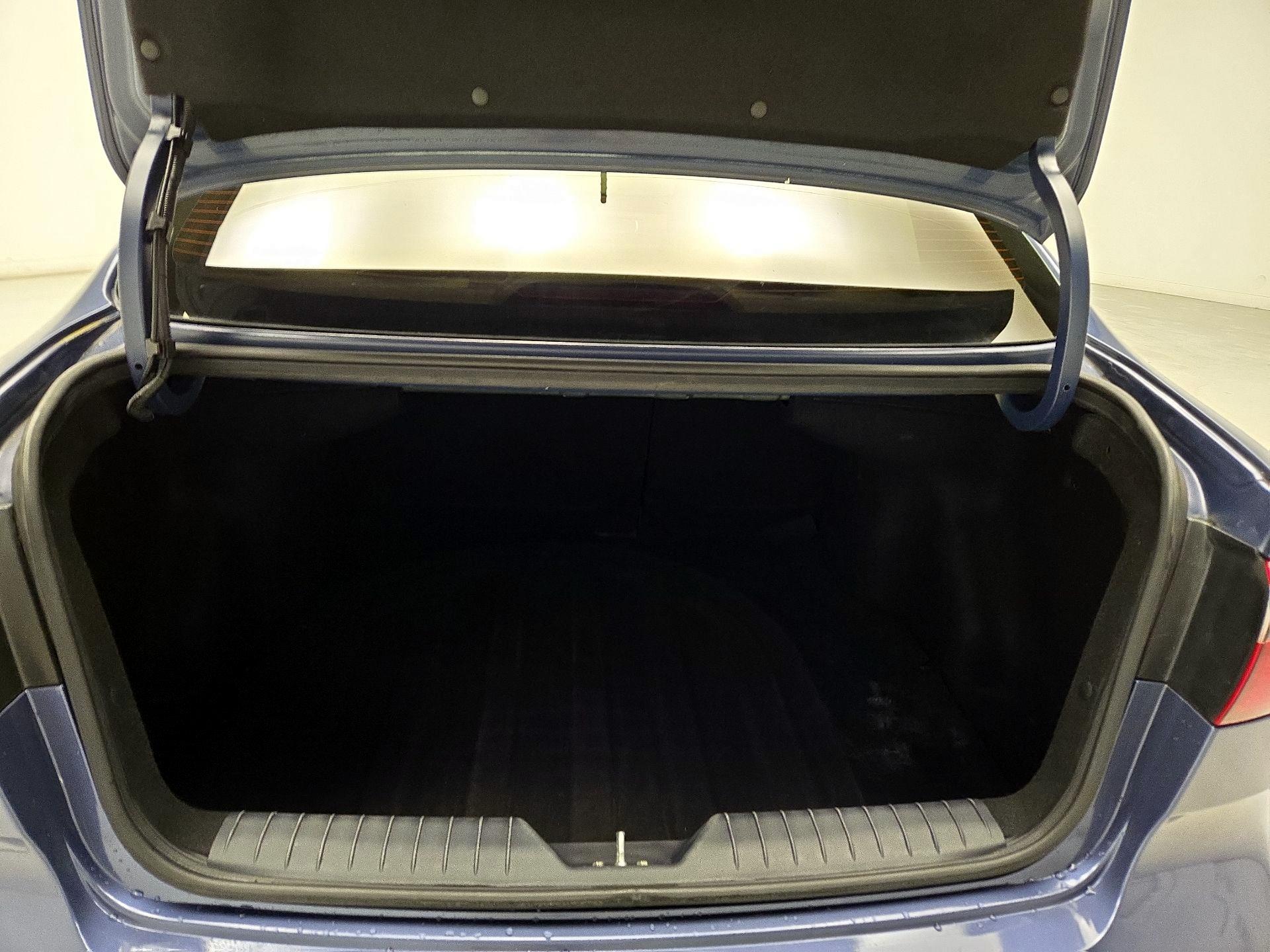 Thumbnail: 2016 Kia Rio - 17