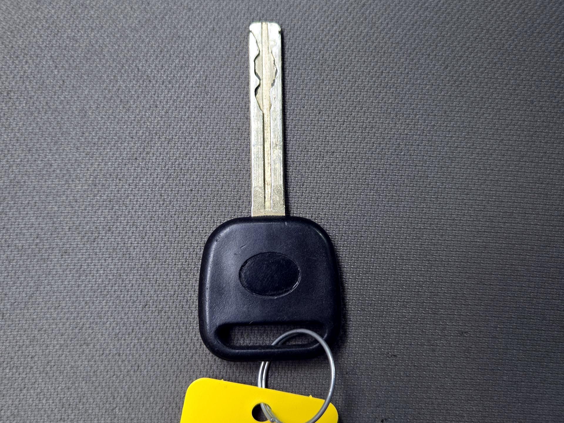 Thumbnail: 2016 Kia Rio - 19