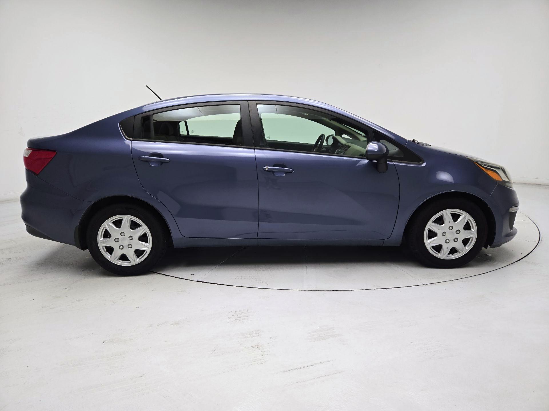 Thumbnail: 2016 Kia Rio - 4