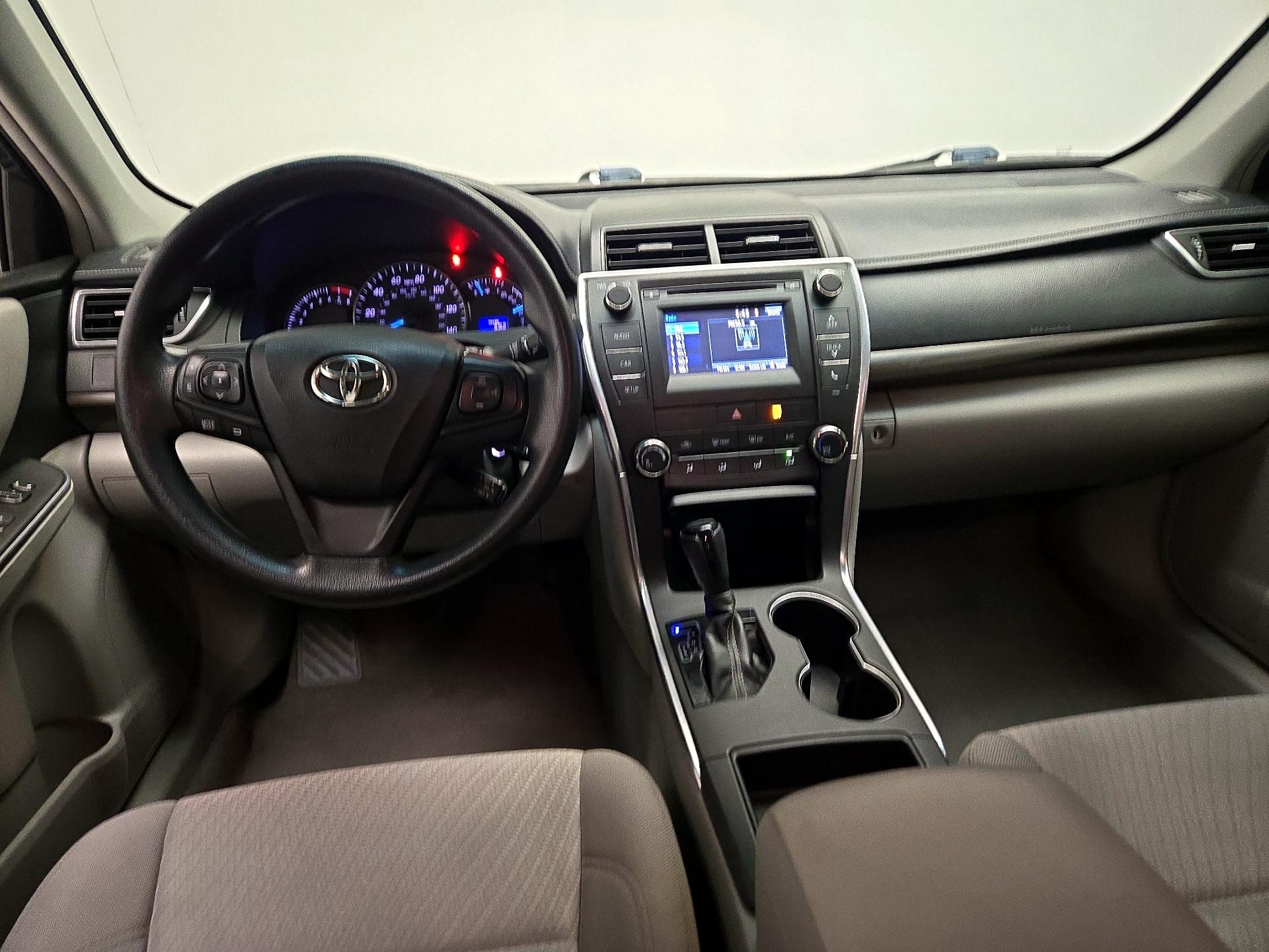 Thumbnail: 2015 Toyota Camry - 9