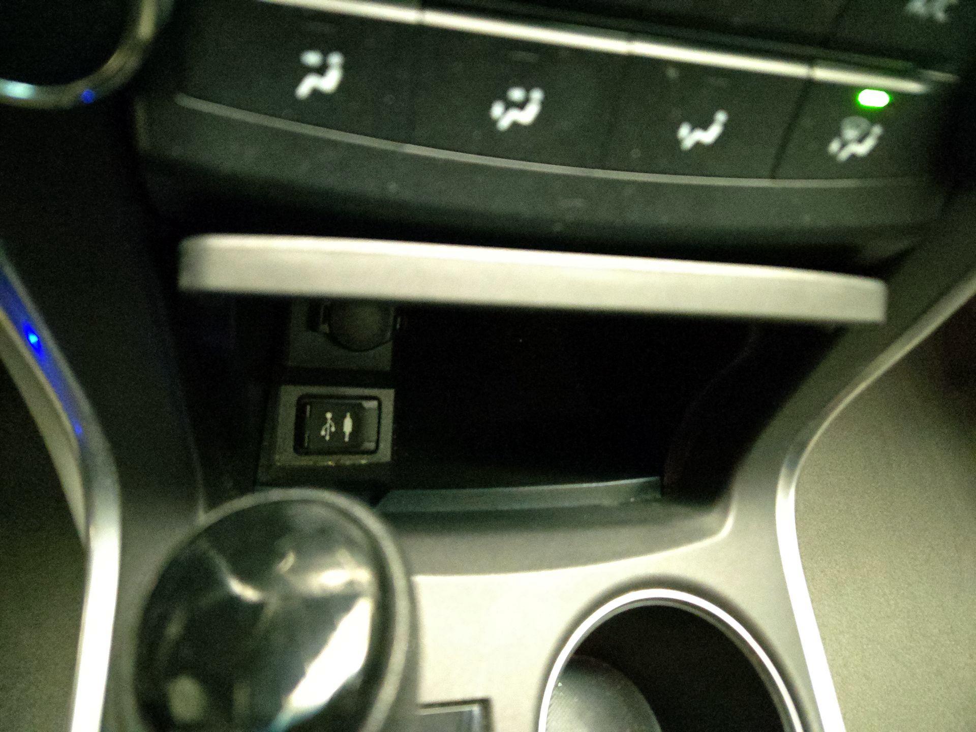 Thumbnail: 2015 Toyota Camry - 18