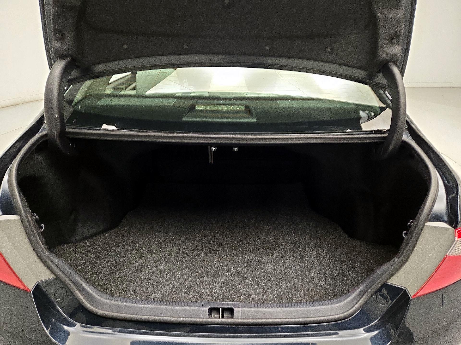 Thumbnail: 2015 Toyota Camry - 20