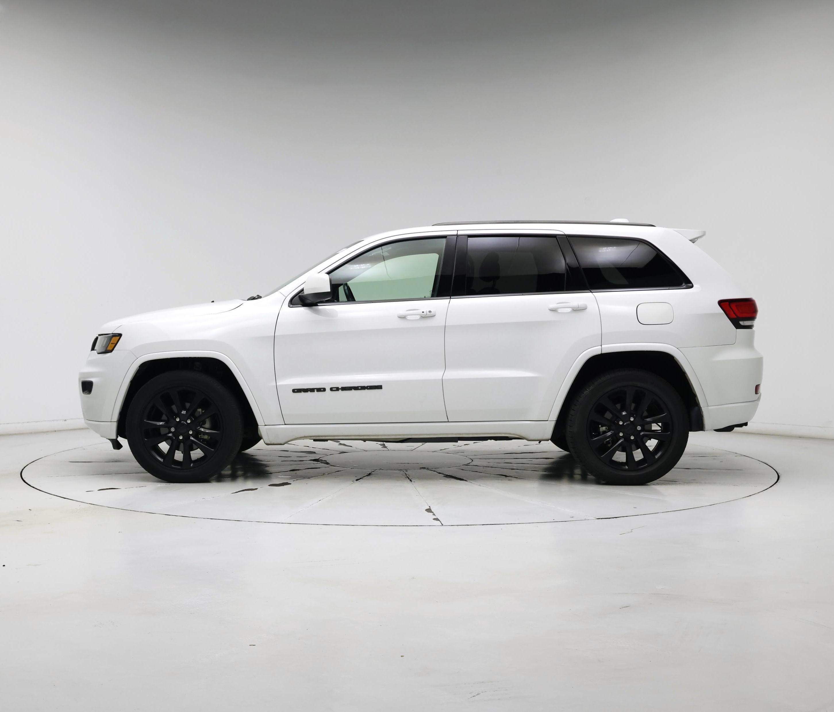 Thumbnail: 2019 Jeep Grand Cherokee - 3