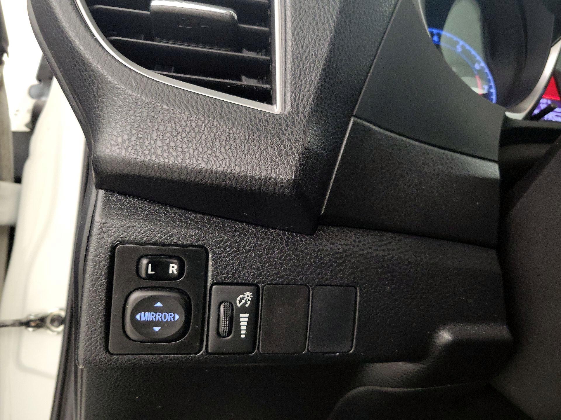 Thumbnail: 2014 Toyota Corolla - 13