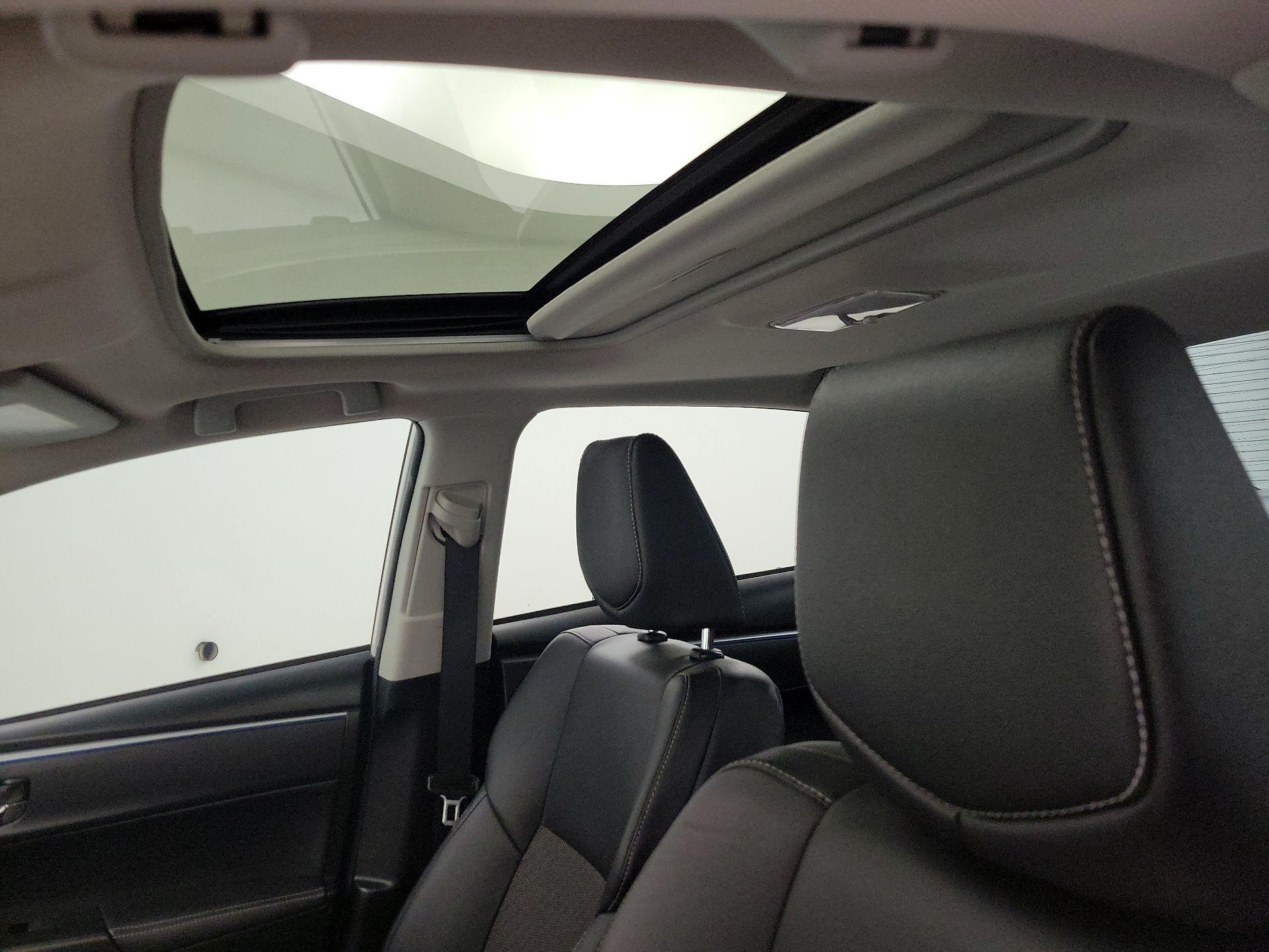 Thumbnail: 2014 Toyota Corolla - 18