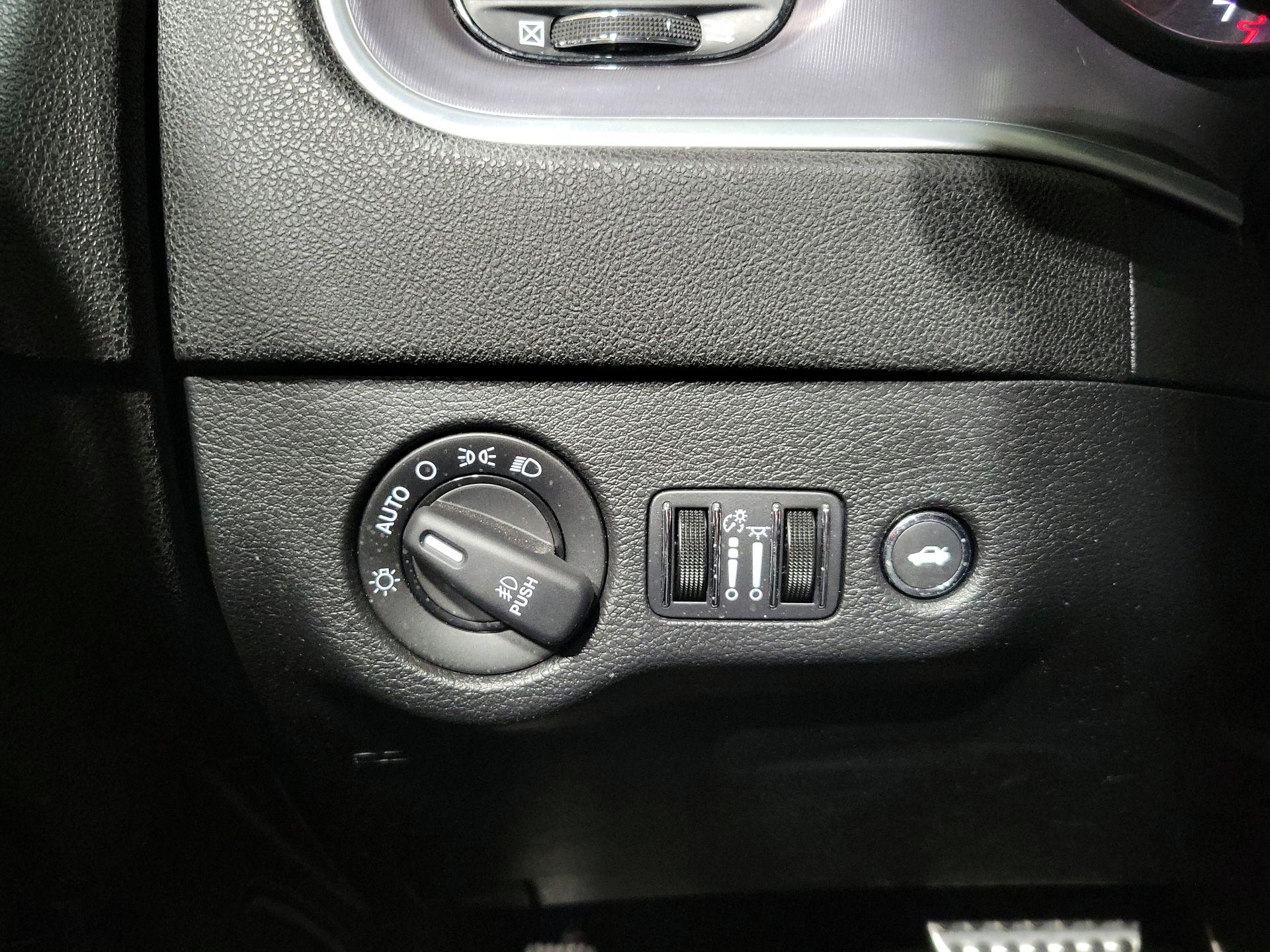 Thumbnail: 2021 Dodge Charger - 13