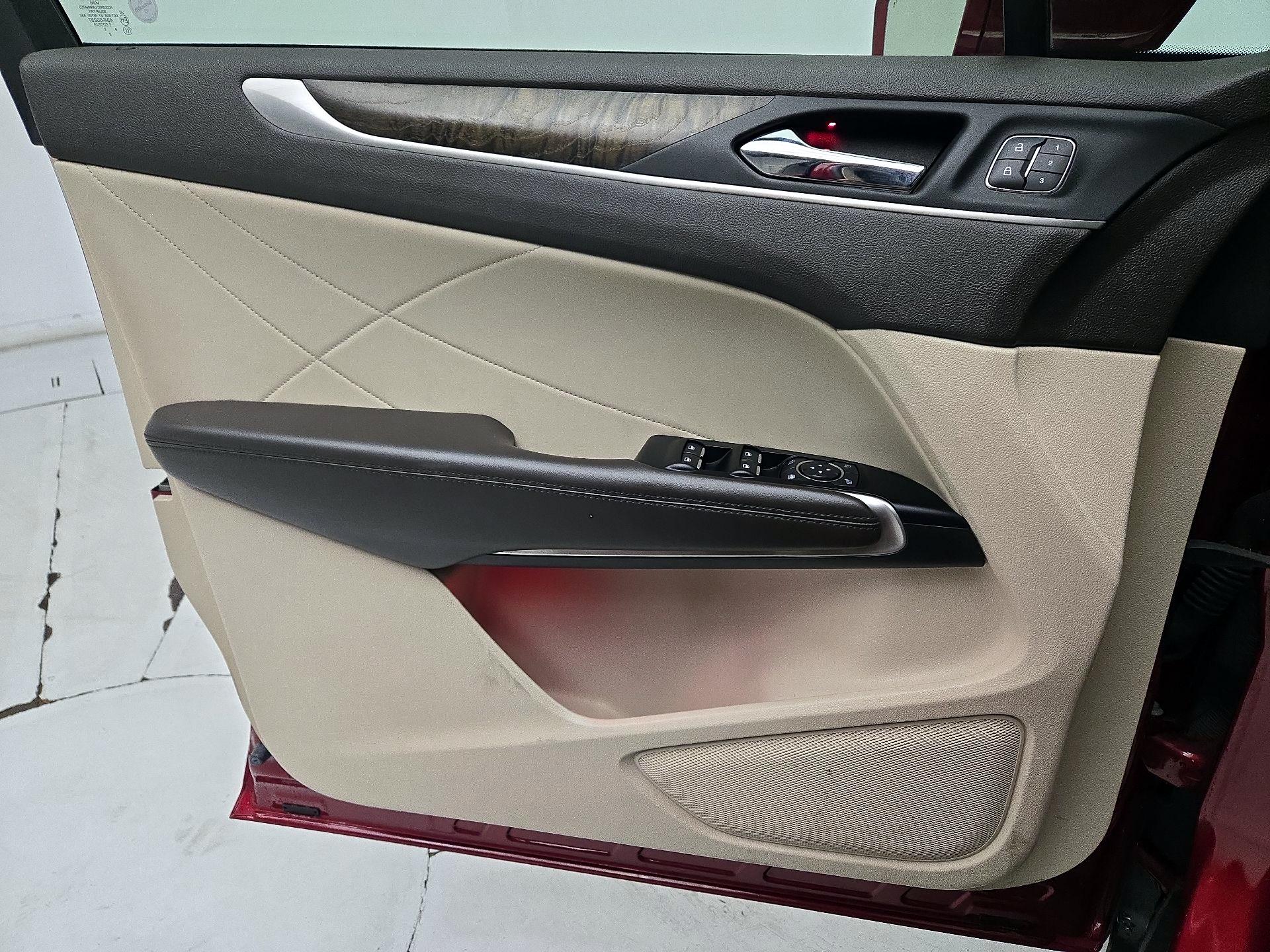 Thumbnail: 2019 Lincoln MKC - 10