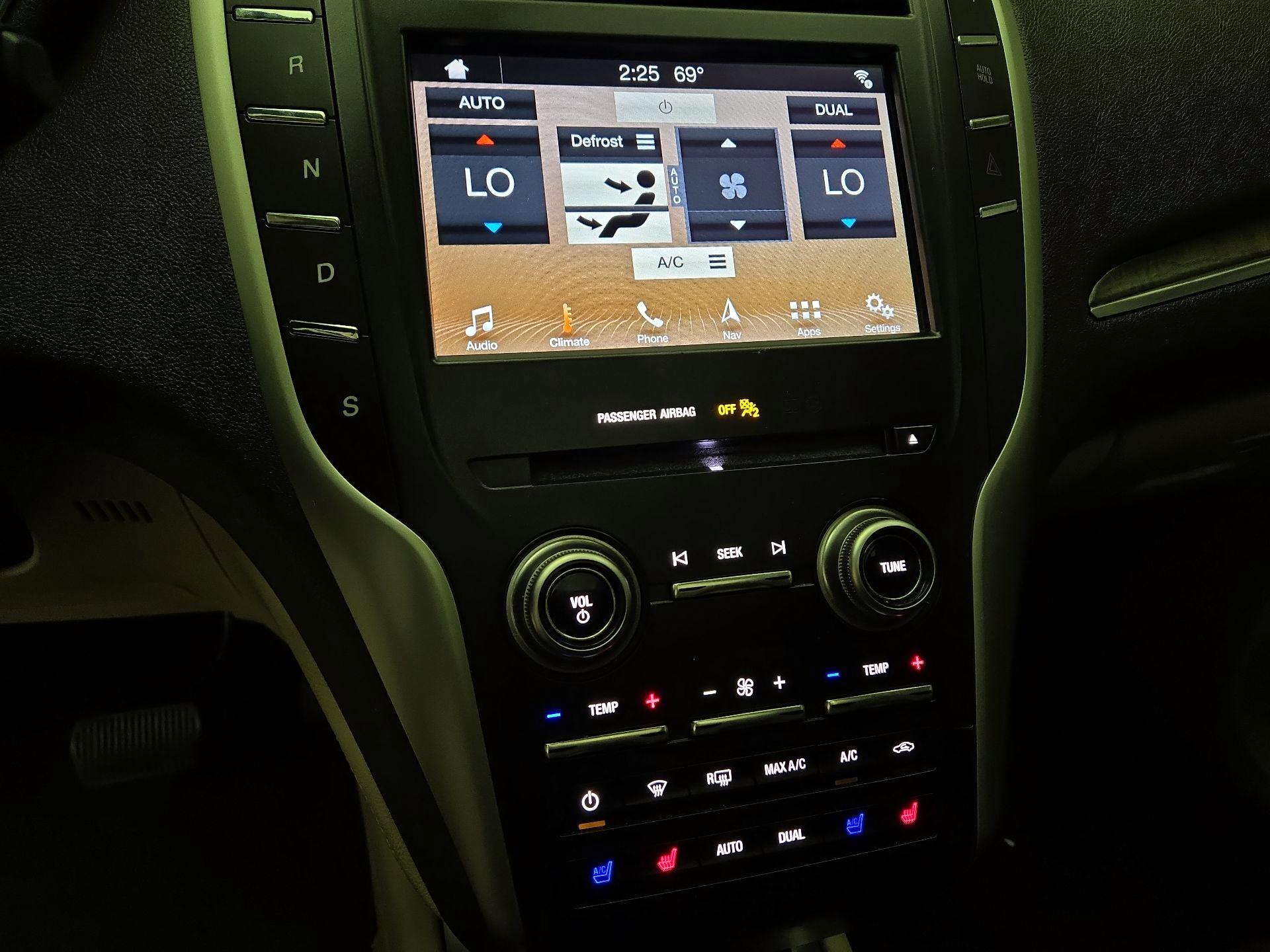 Thumbnail: 2019 Lincoln MKC - 15