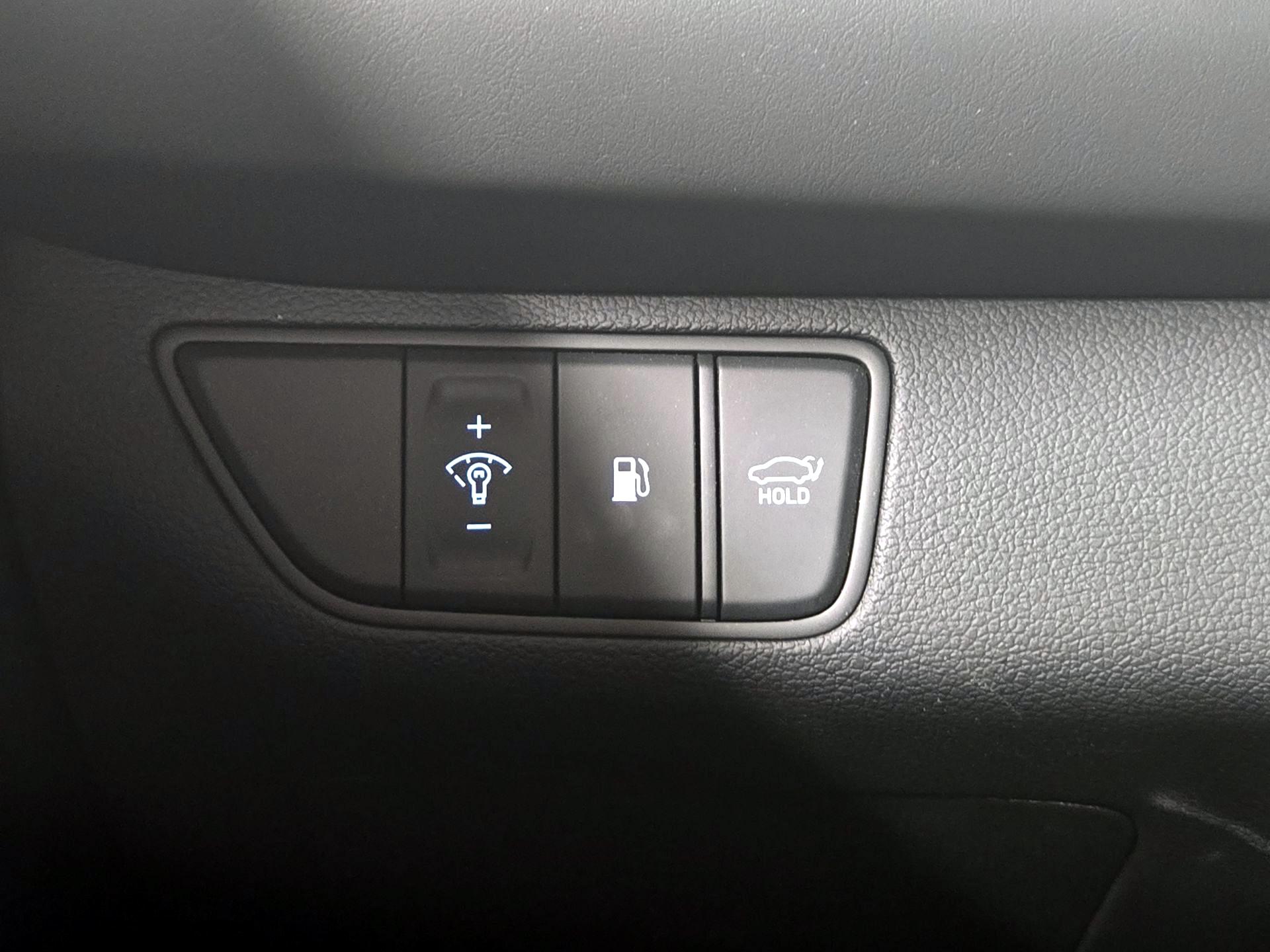 Thumbnail: 2023 Genesis G70 - 13