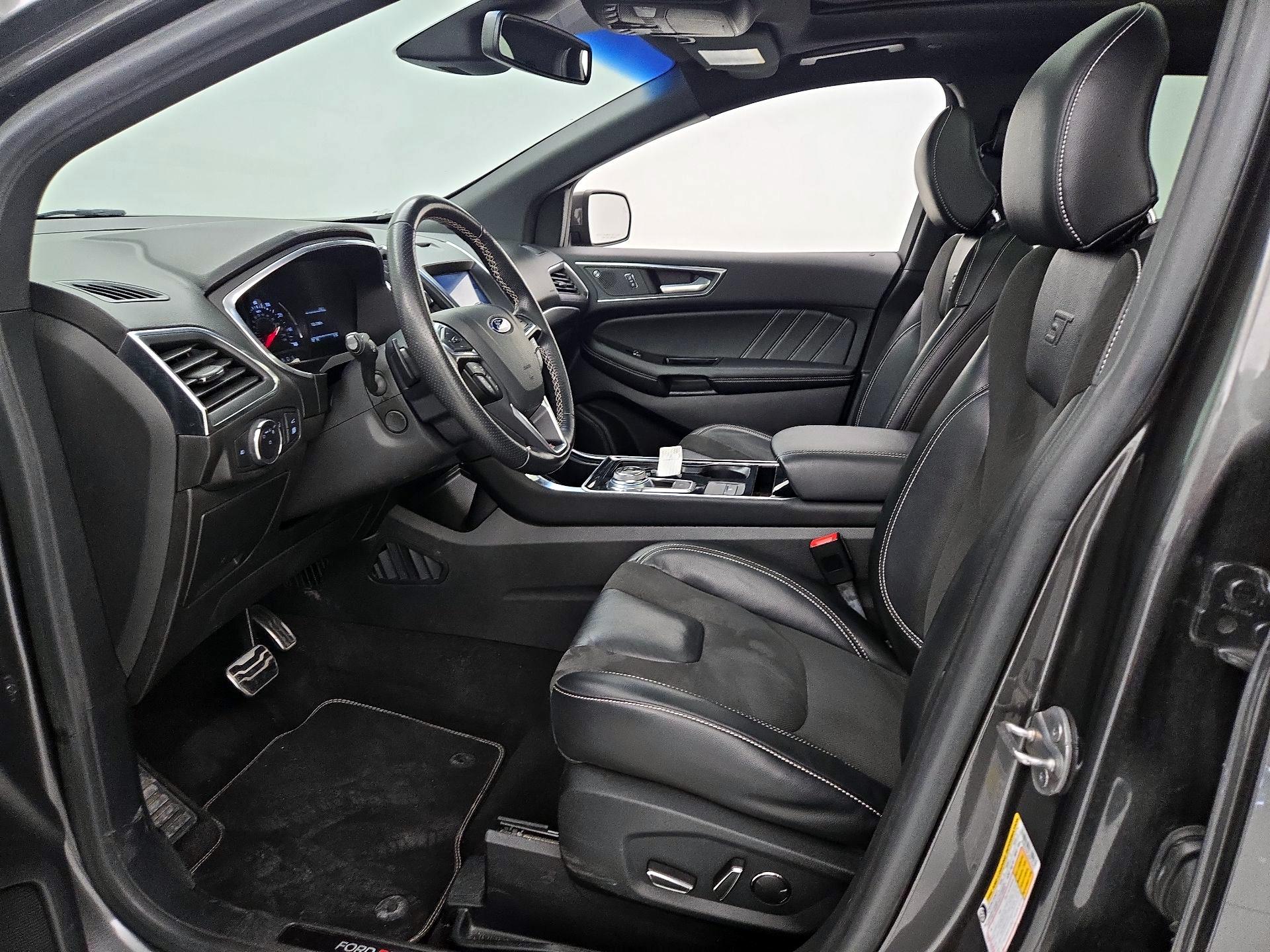 Thumbnail: 2019 Ford Edge - 11