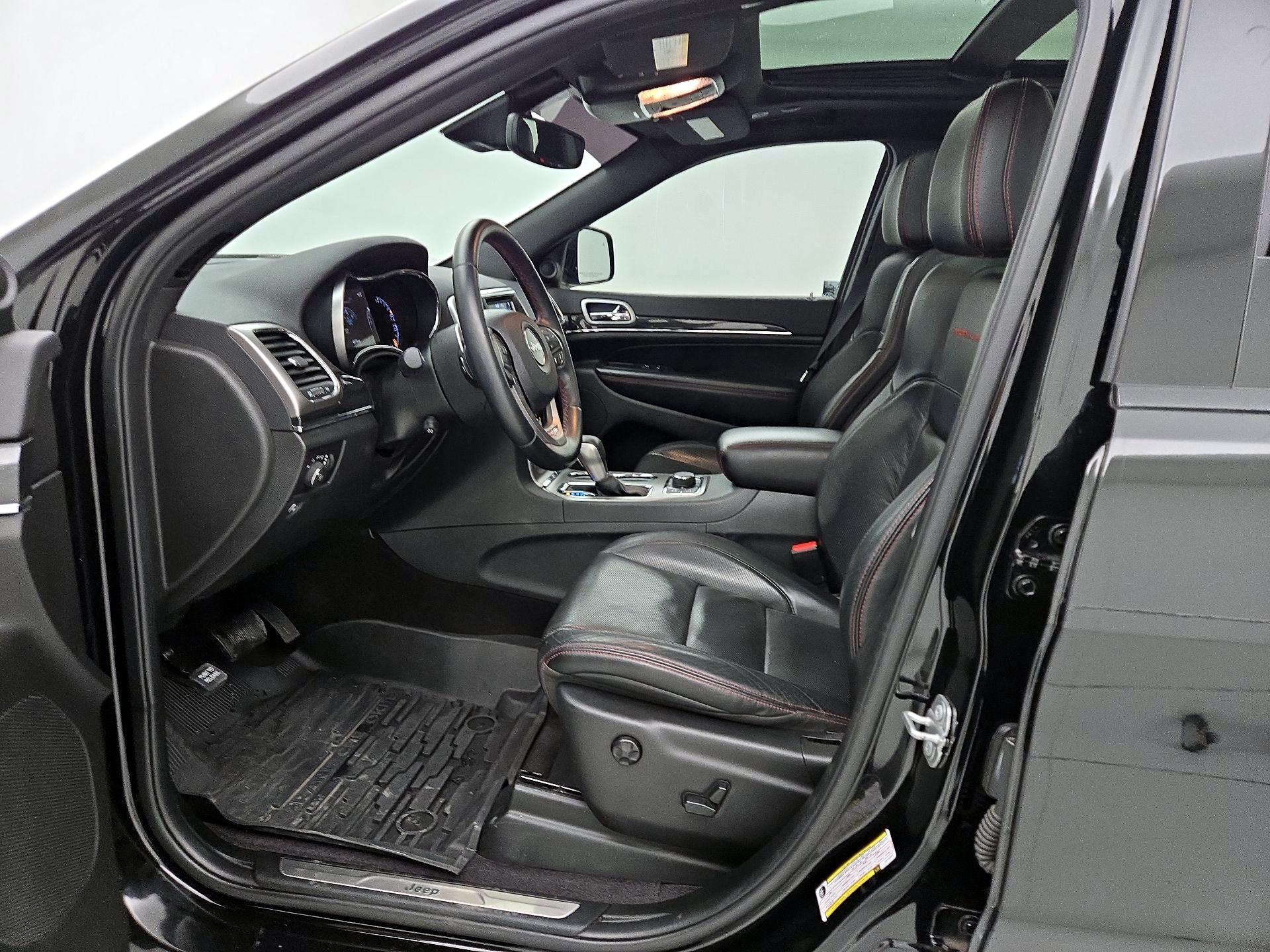 Thumbnail: 2018 Jeep Grand Cherokee - 11