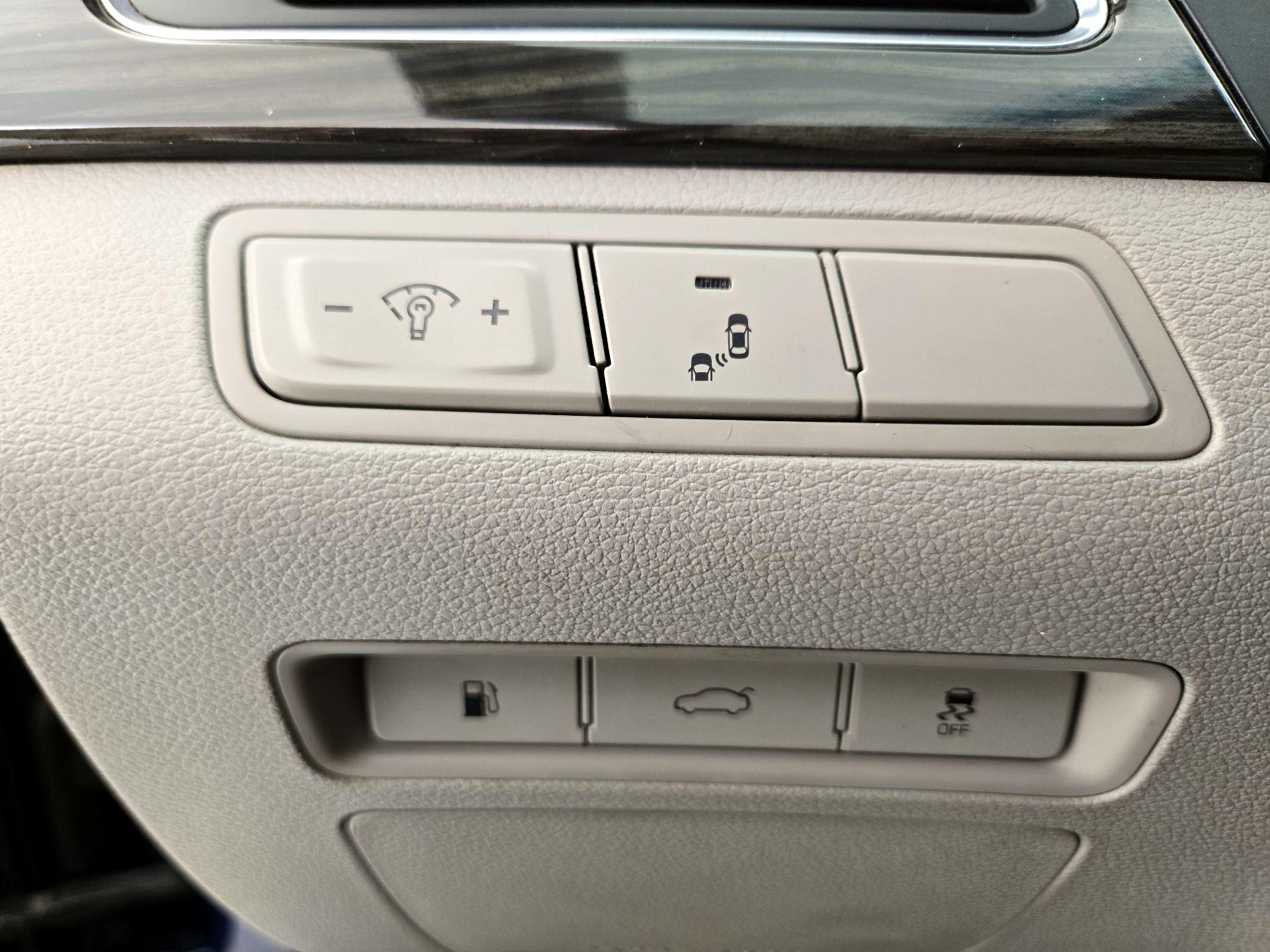 Thumbnail: 2016 Hyundai Sonata - 13