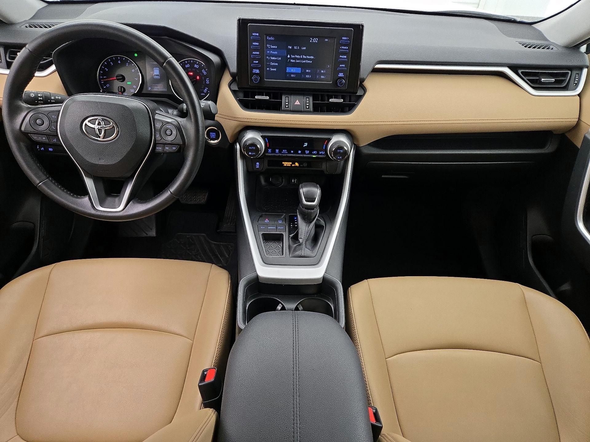 Thumbnail: 2019 Toyota RAV4 - 9