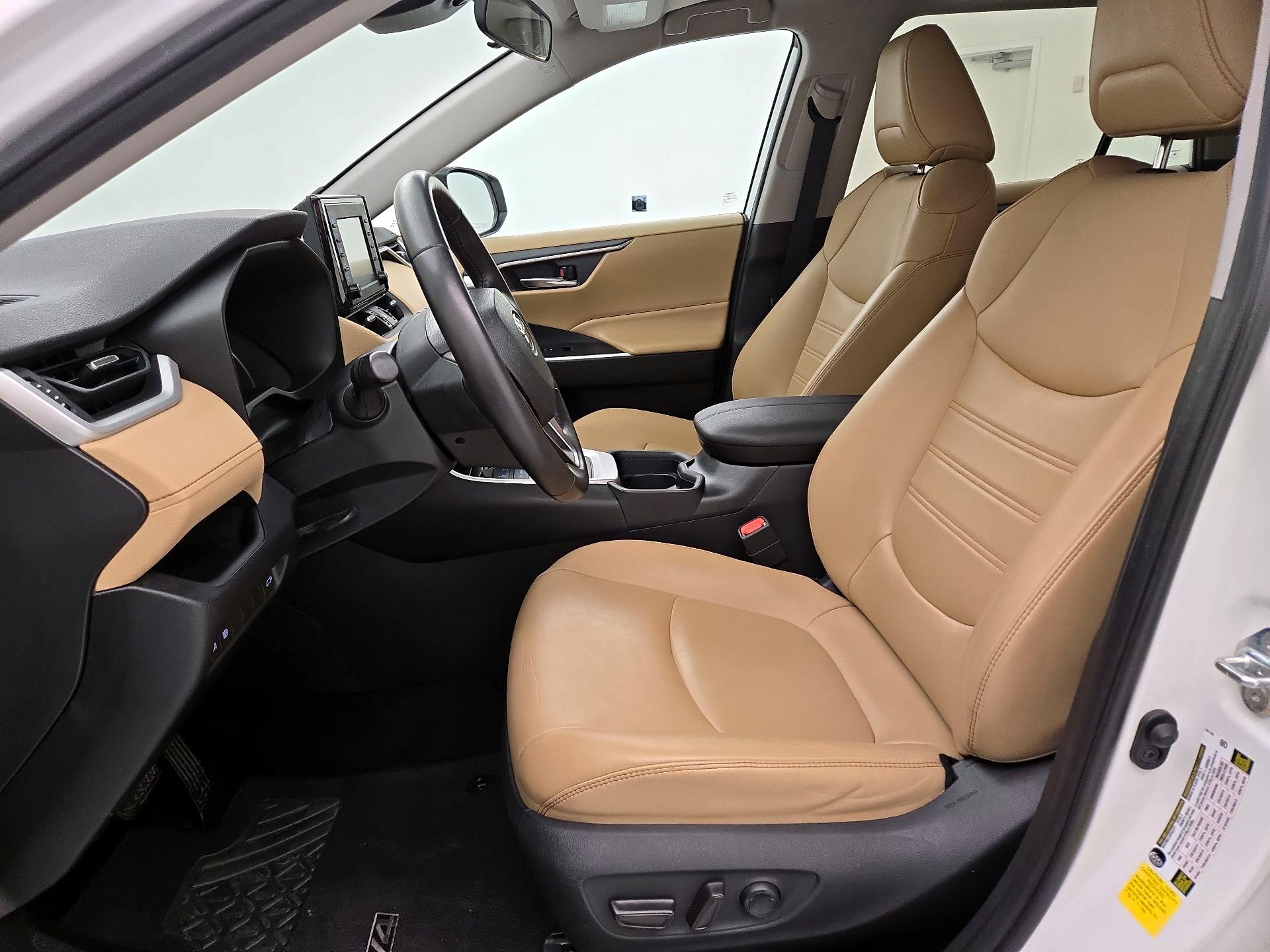 Thumbnail: 2019 Toyota RAV4 - 11