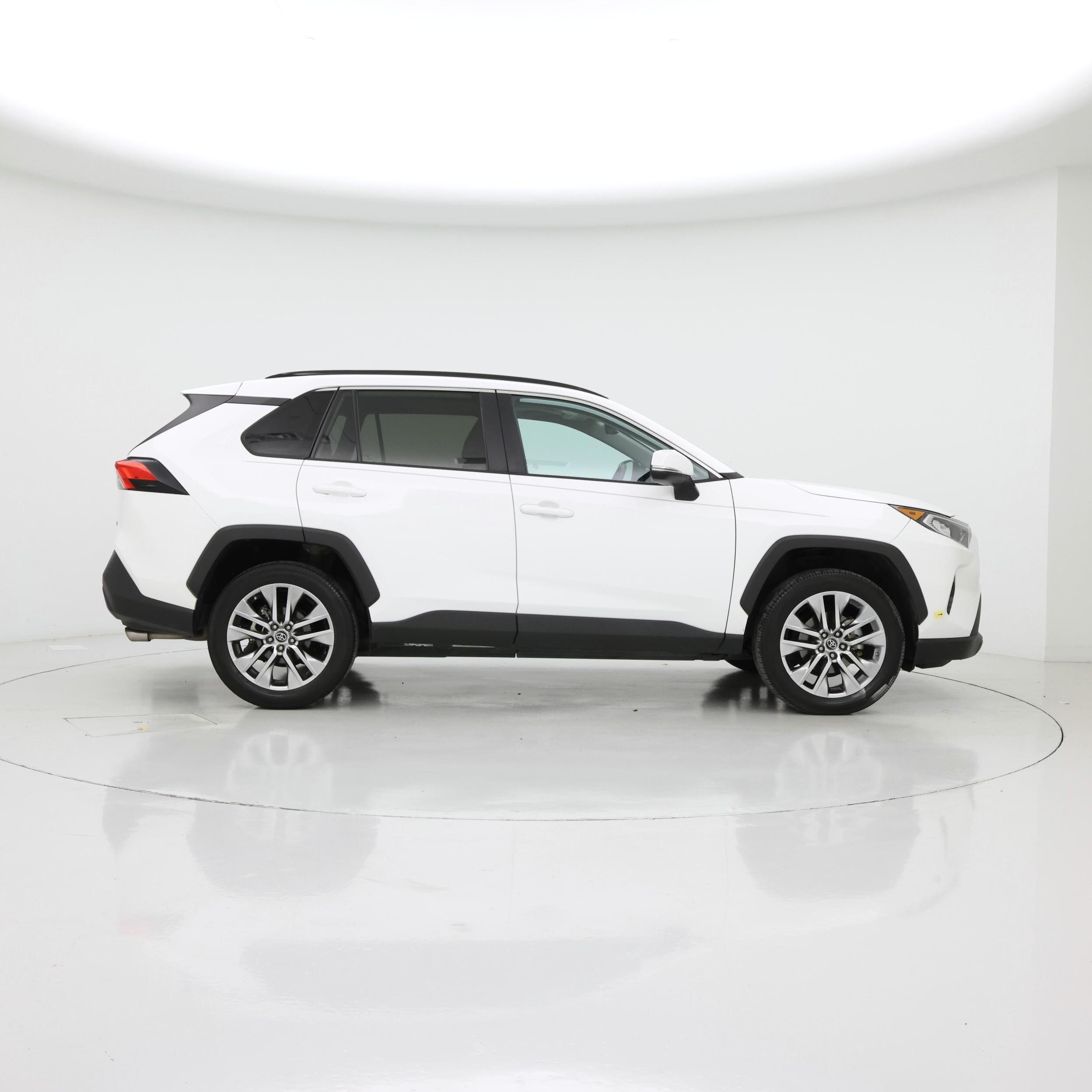 Thumbnail: 2019 Toyota RAV4 - 7