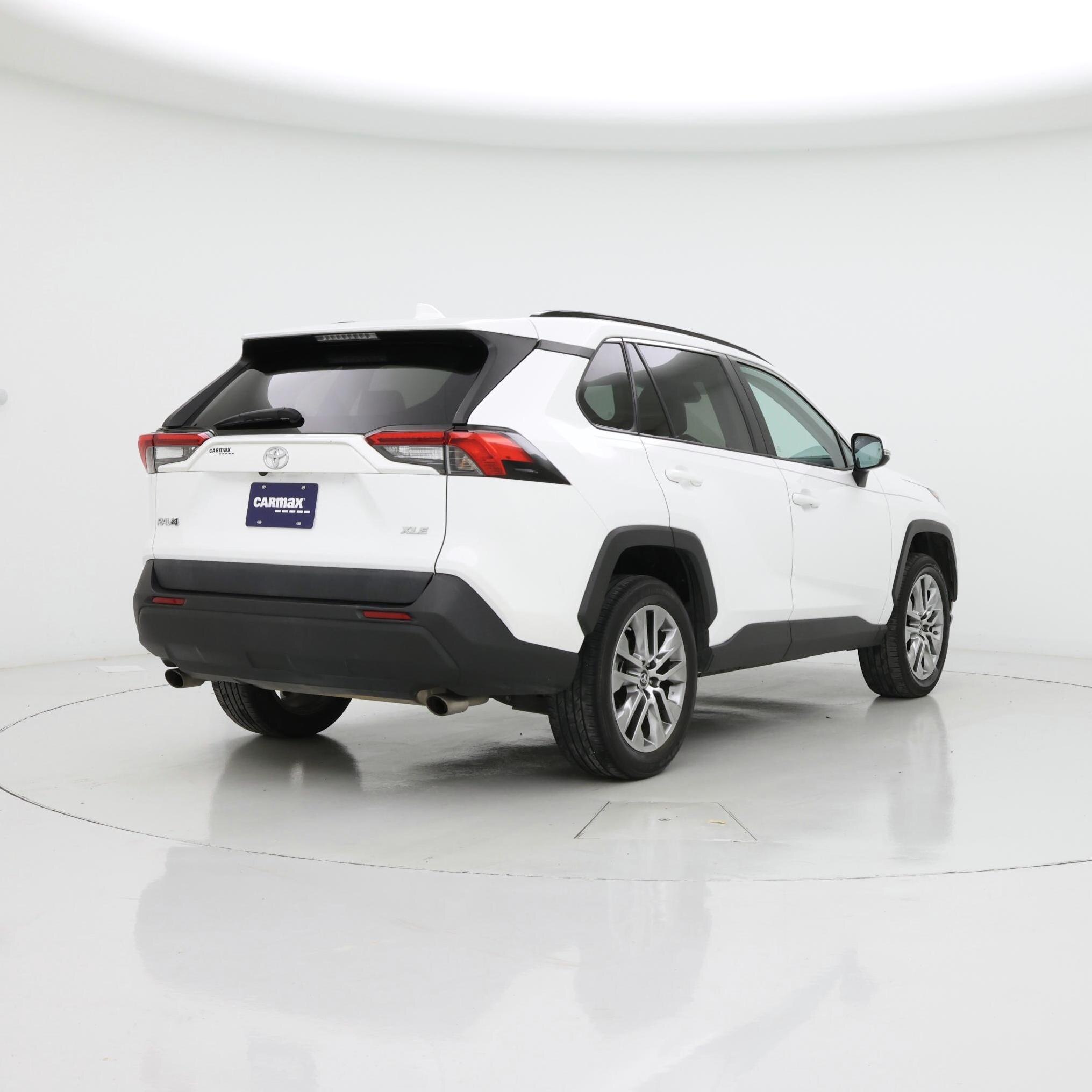 Thumbnail: 2019 Toyota RAV4 - 8