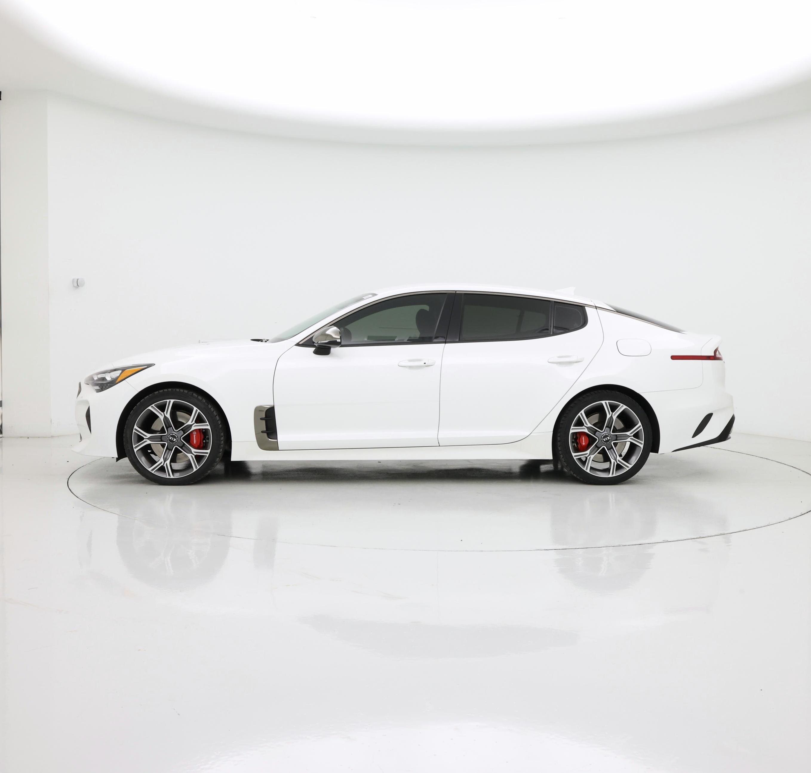 Thumbnail: 2020 Kia Stinger - 3