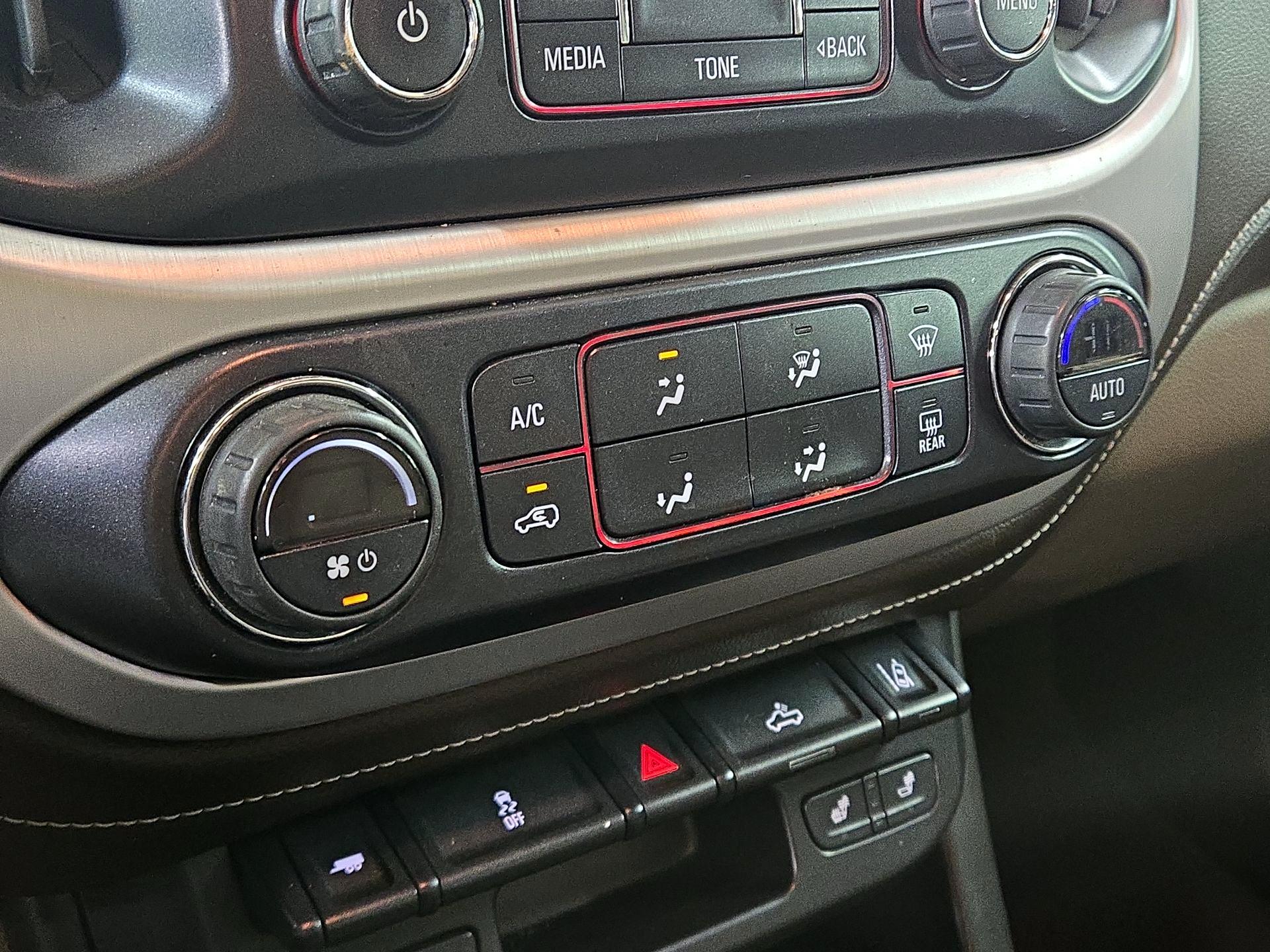 Thumbnail: 2016 GMC Canyon - 16