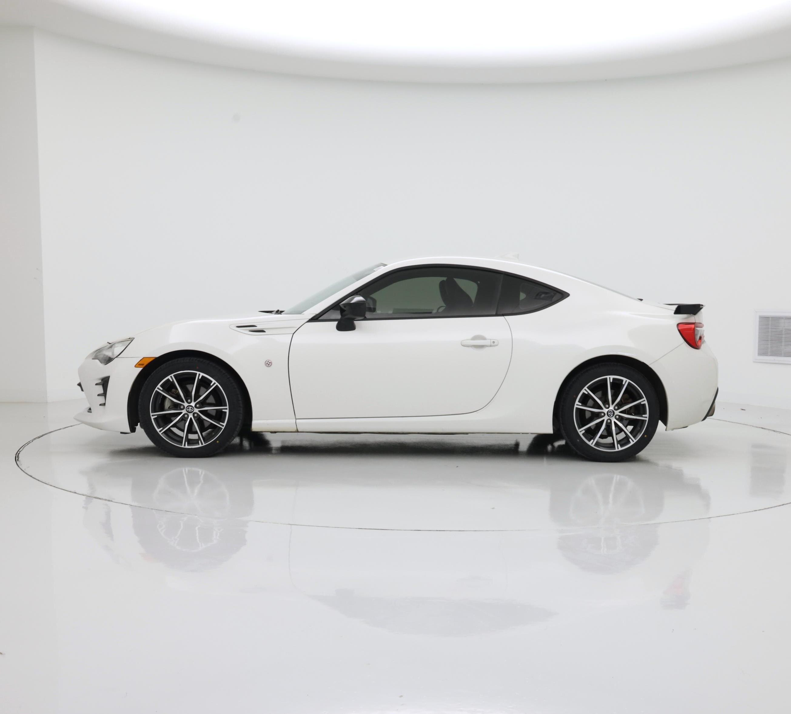 Thumbnail: 2018 Toyota 86 - 3