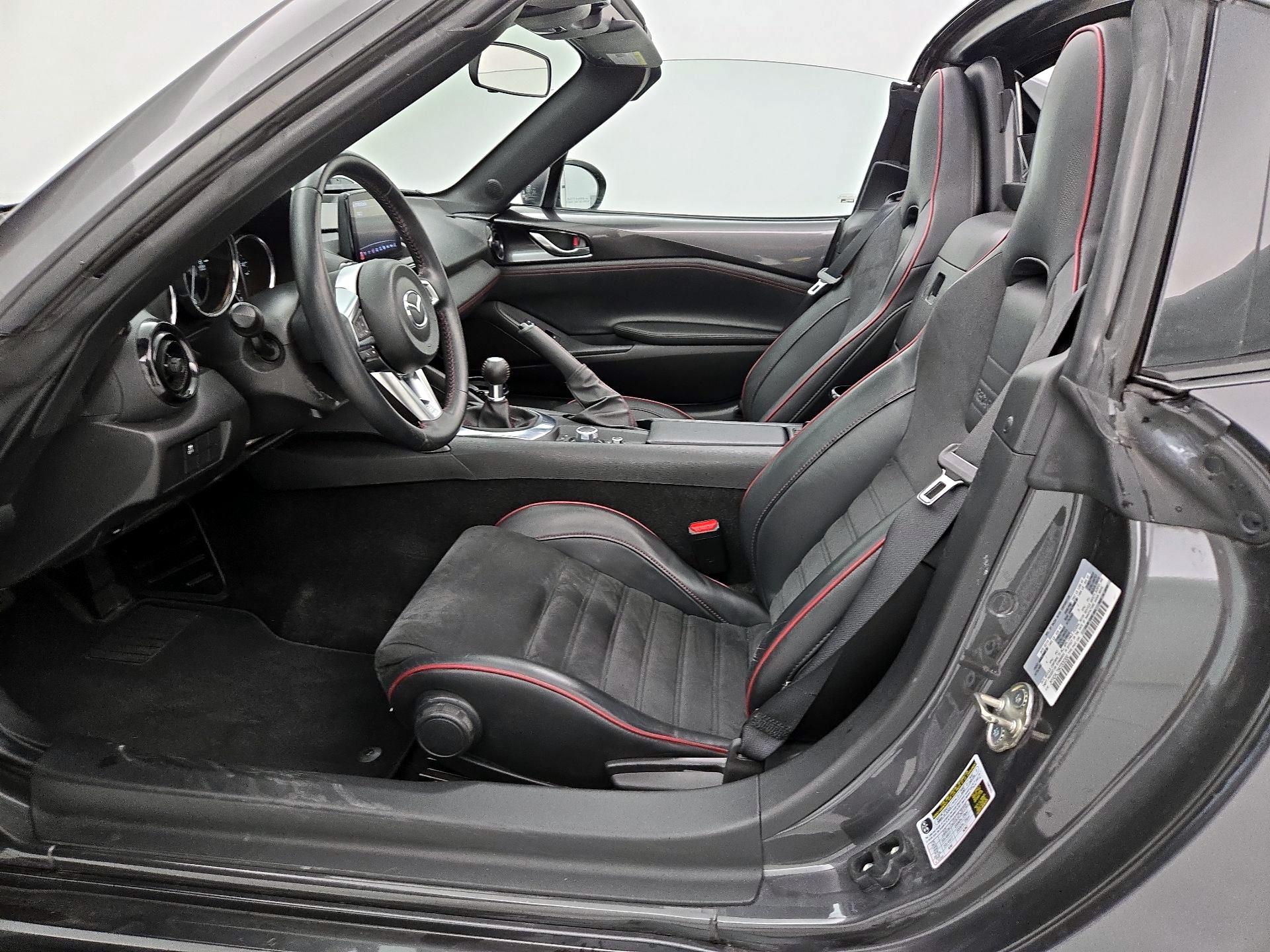 Thumbnail: 2019 Mazda MX-5 Miata - 11