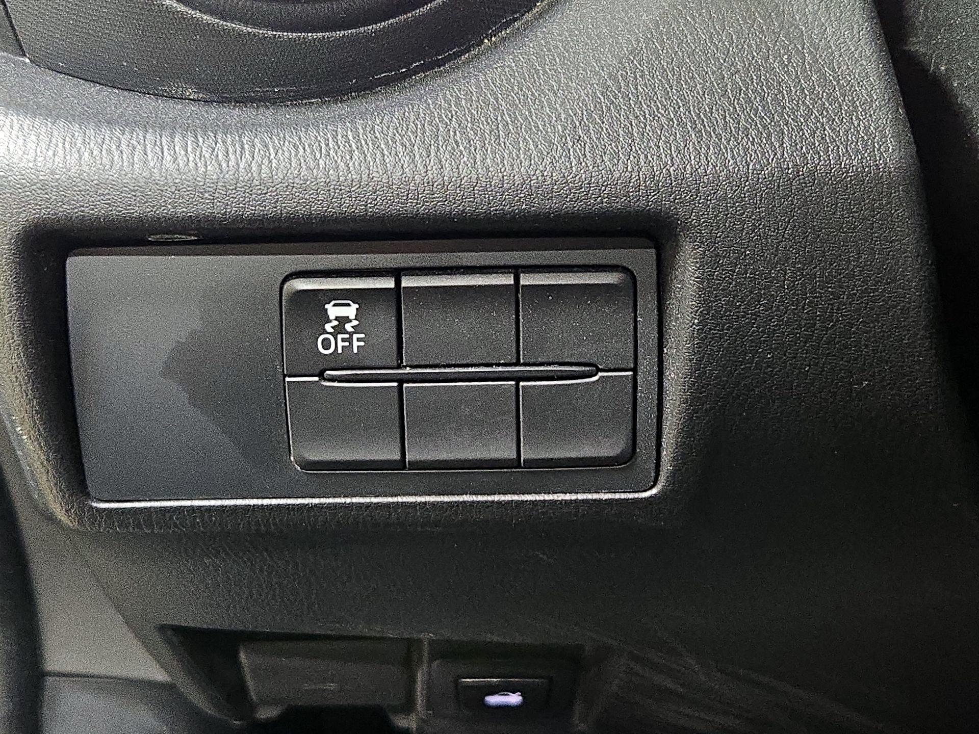 Thumbnail: 2019 Mazda MX-5 Miata - 13